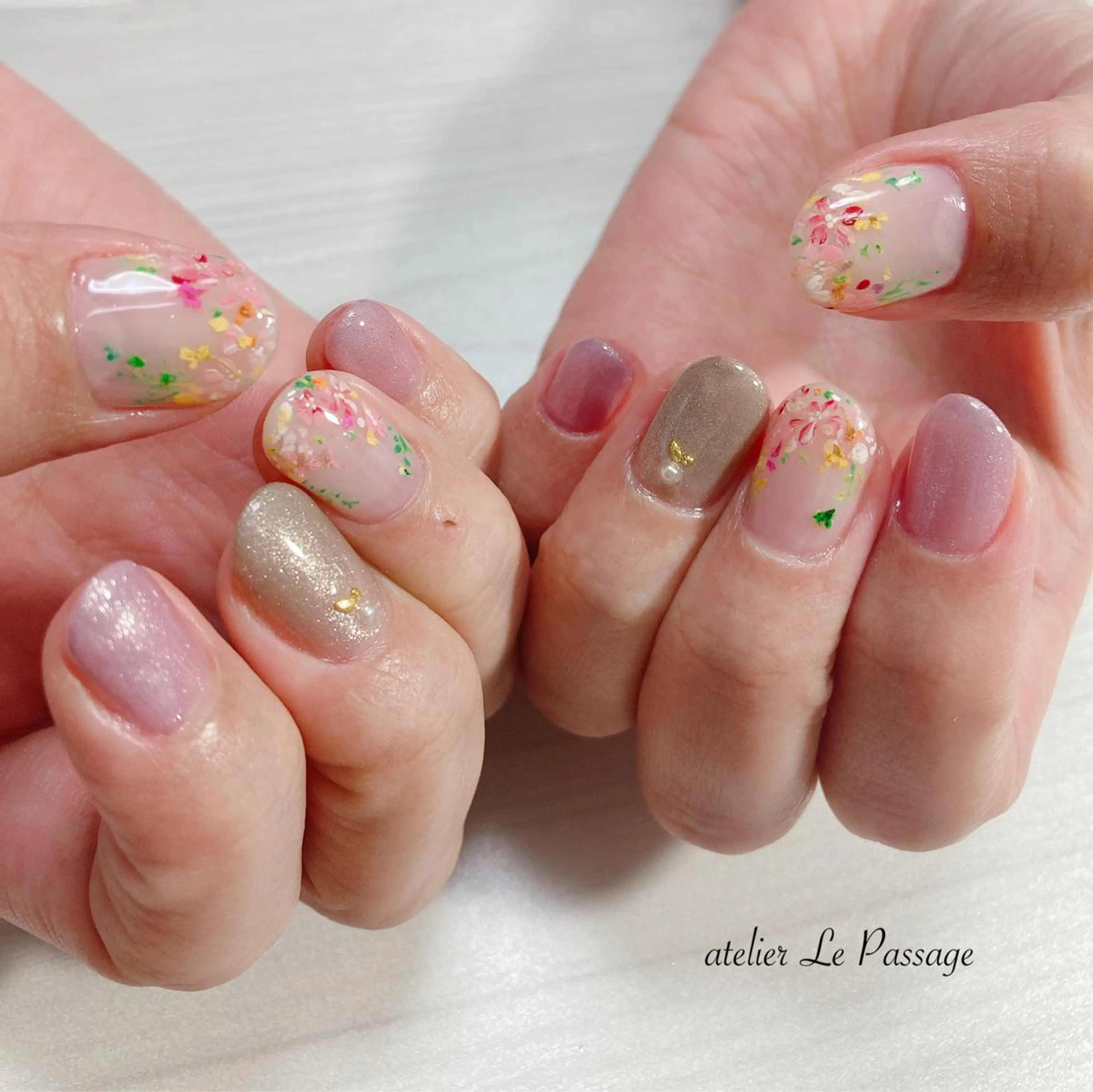ネイル フラワーネイル ジェルネイル キラキラネイル ニュアンスネイル オフィスネイル Atelier Le Passage所属・h nakatsukaのネイルデザイン