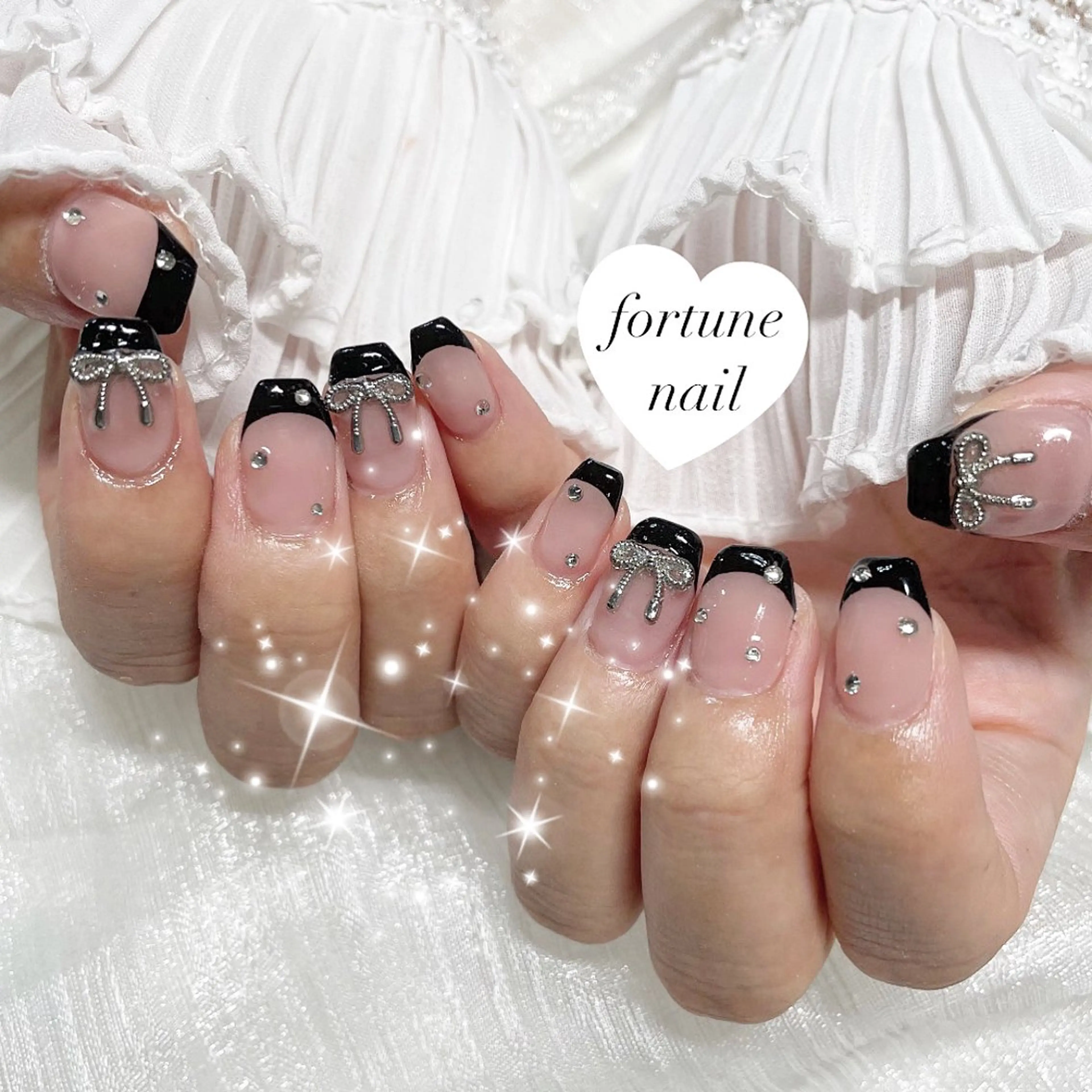 ネイル フレンチネイル キラキラネイル リボン ハンドネイル 💎saori 💎のネイルデザイン