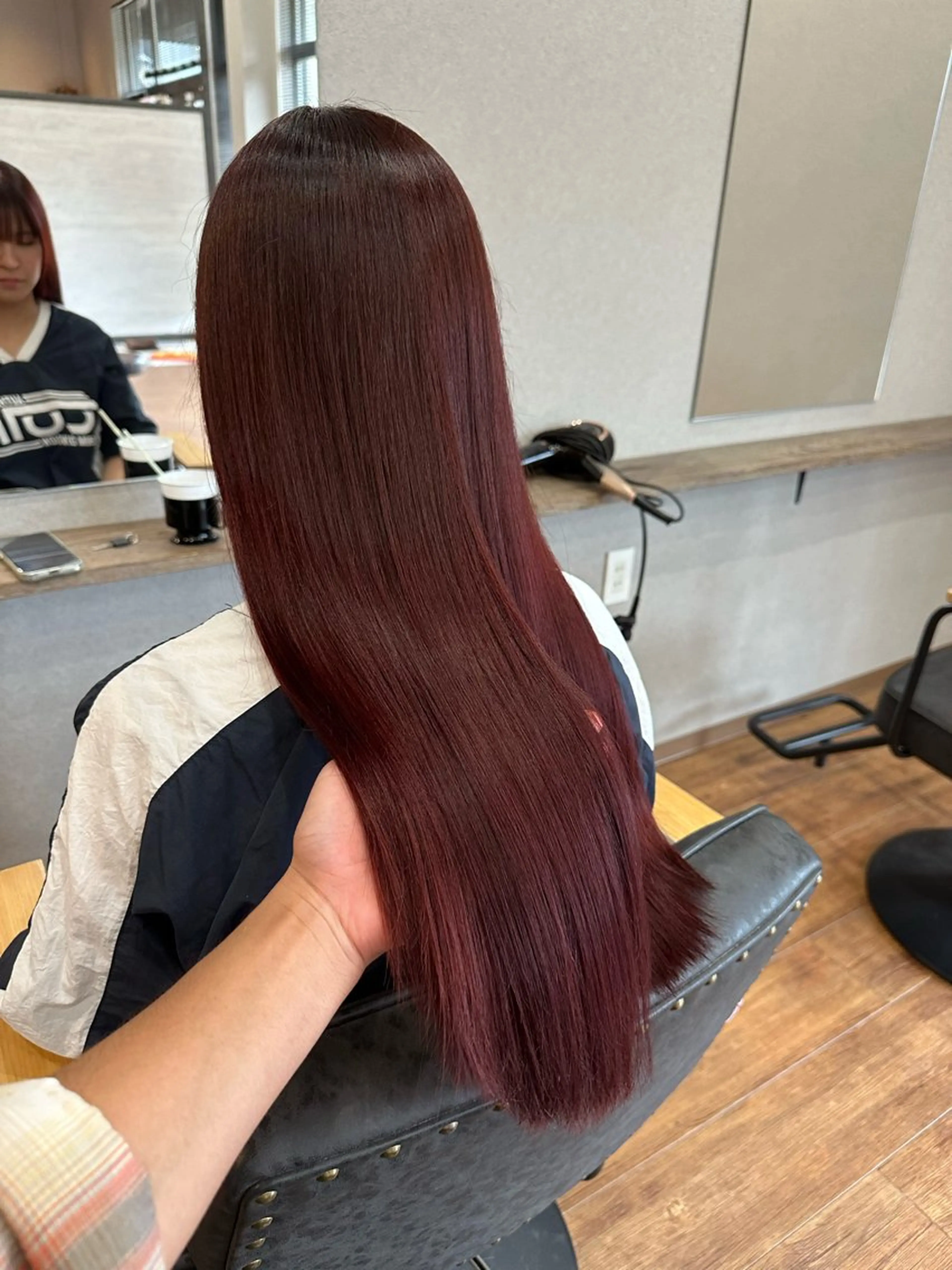 ロング カラー レッドカラー ヘアカラー トリートメント clocca所属・鵜飼 真伍のヘアスタイル