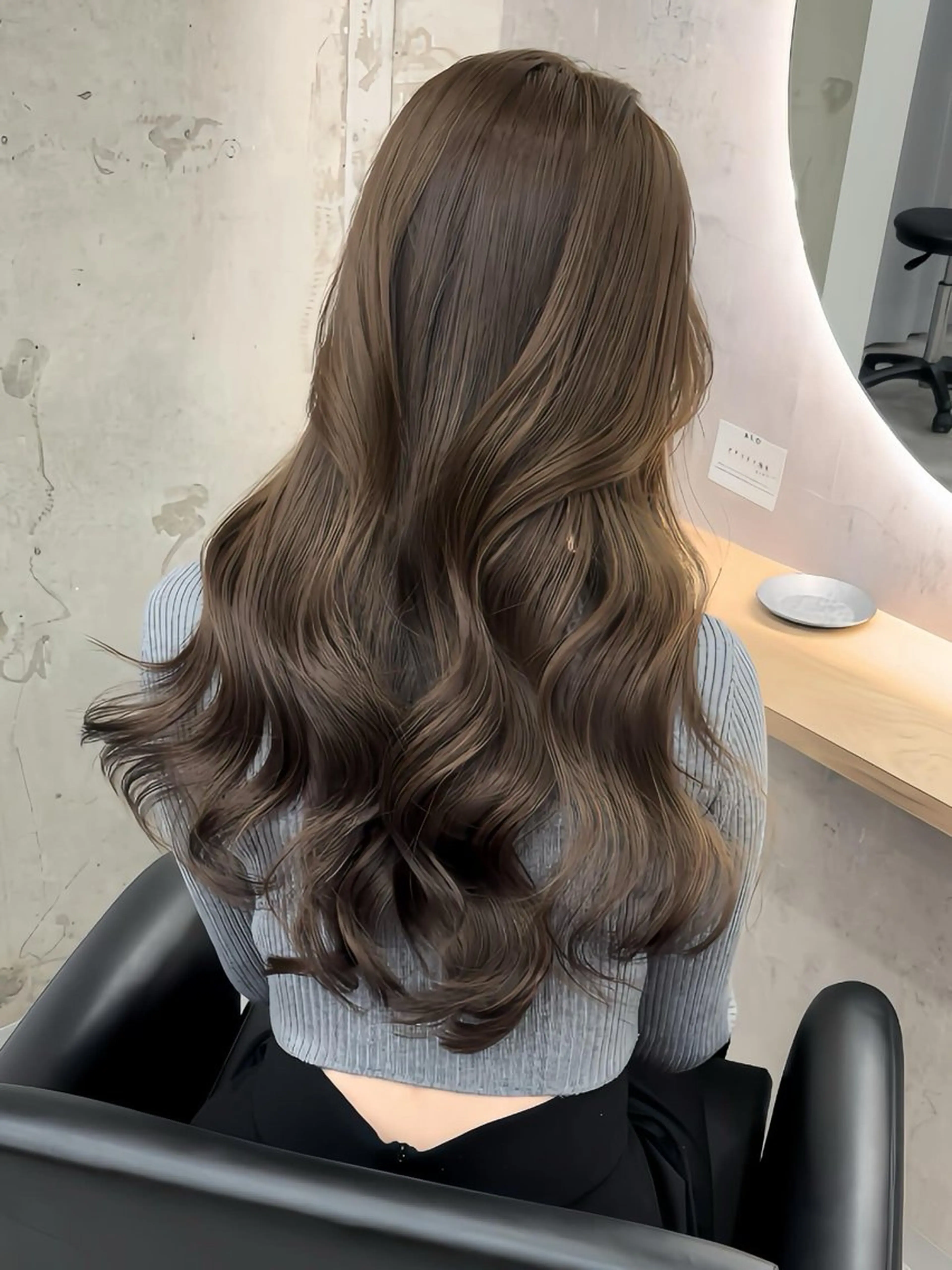 ロング ヘアカラー 🩷Yui🩷 大人可愛い艶カラーのヘアスタイル