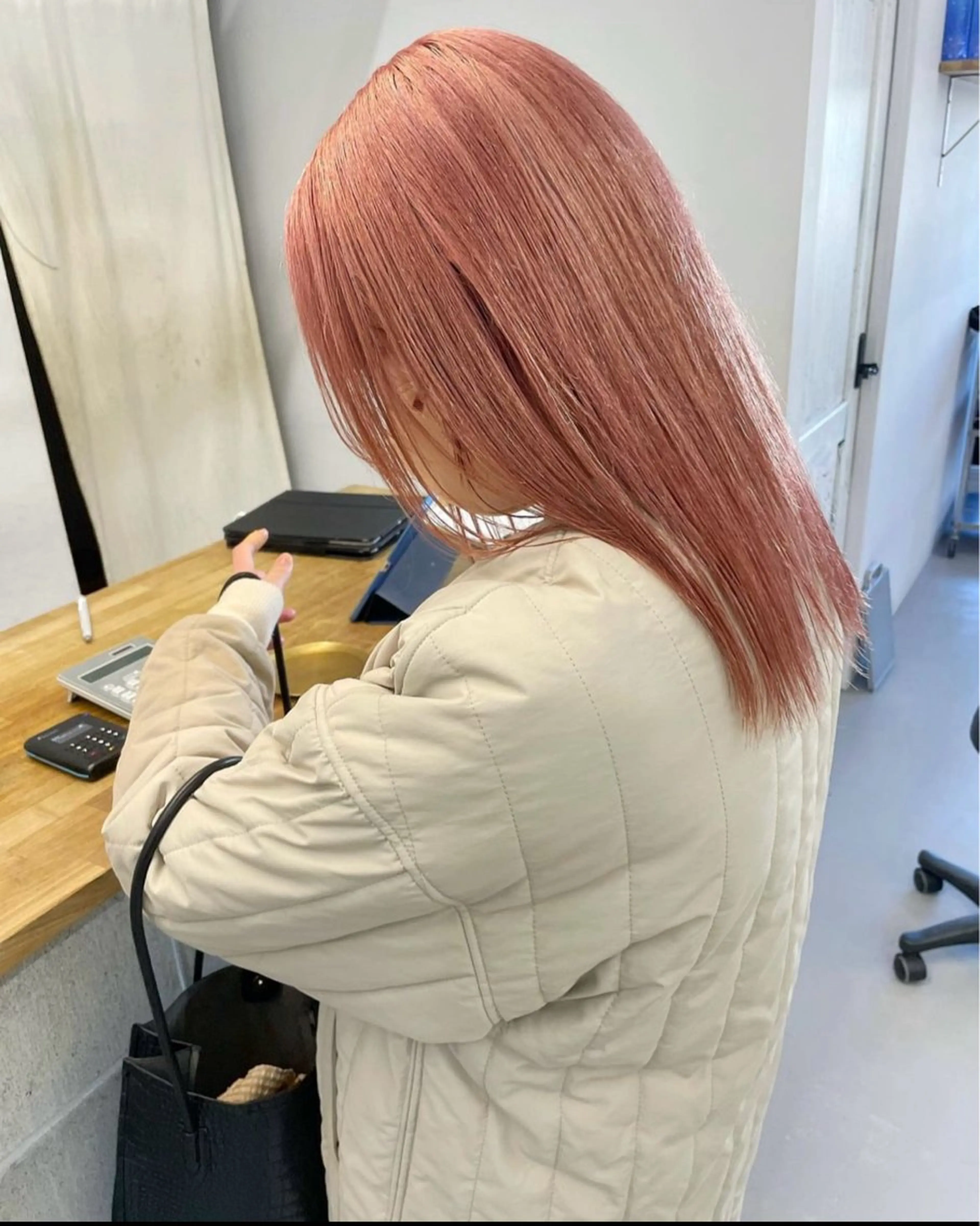 セミロング カラー ヘアカラー トリートメント カットモデル/ ハイトーン/ゆうあのヘアスタイル