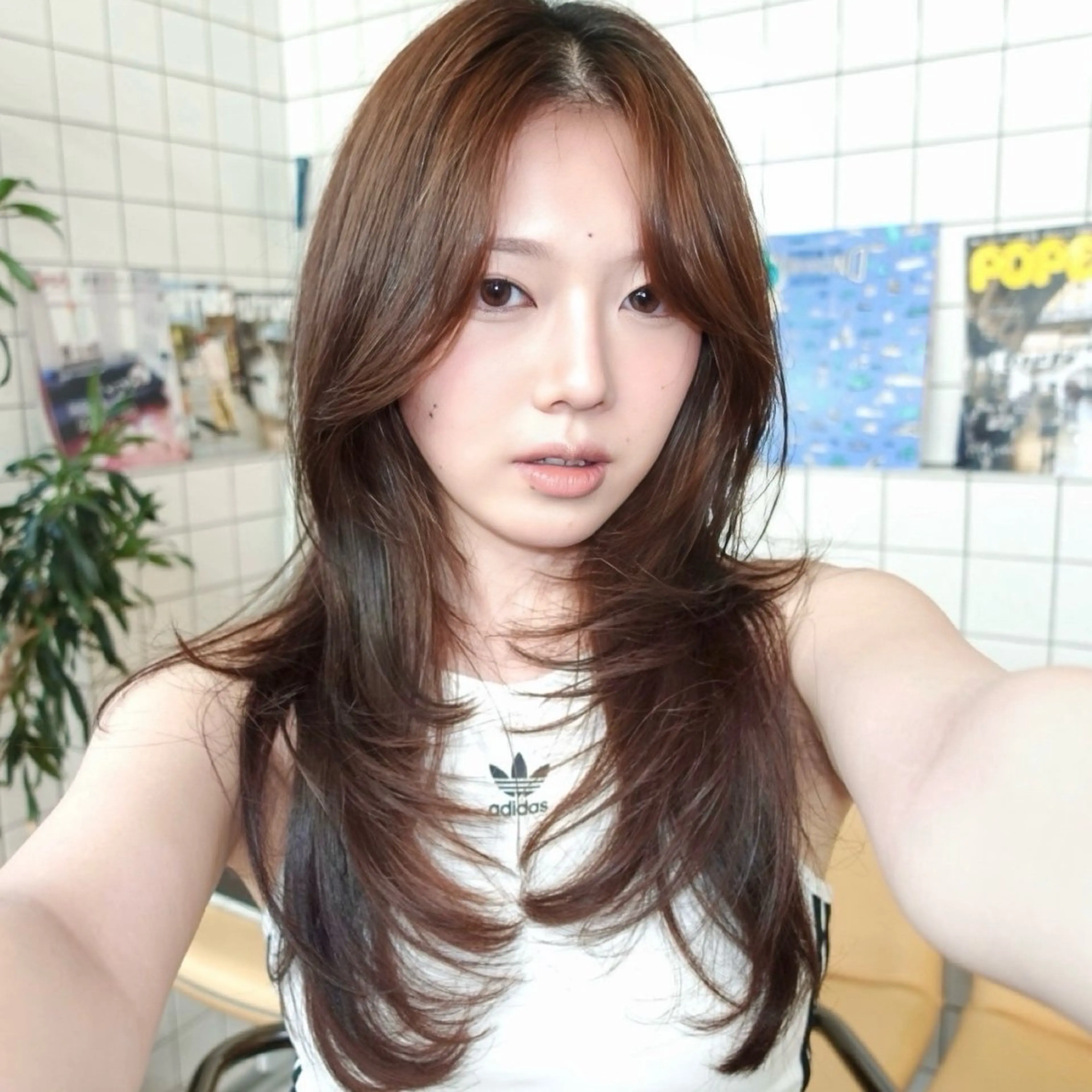 ロング カラー 黒髪 ブルーカラー ブルーブラック ブラウンカラー 透明感カラー カット ヘアカラー レイヤーカット ダブルカラーのヘアスタイル