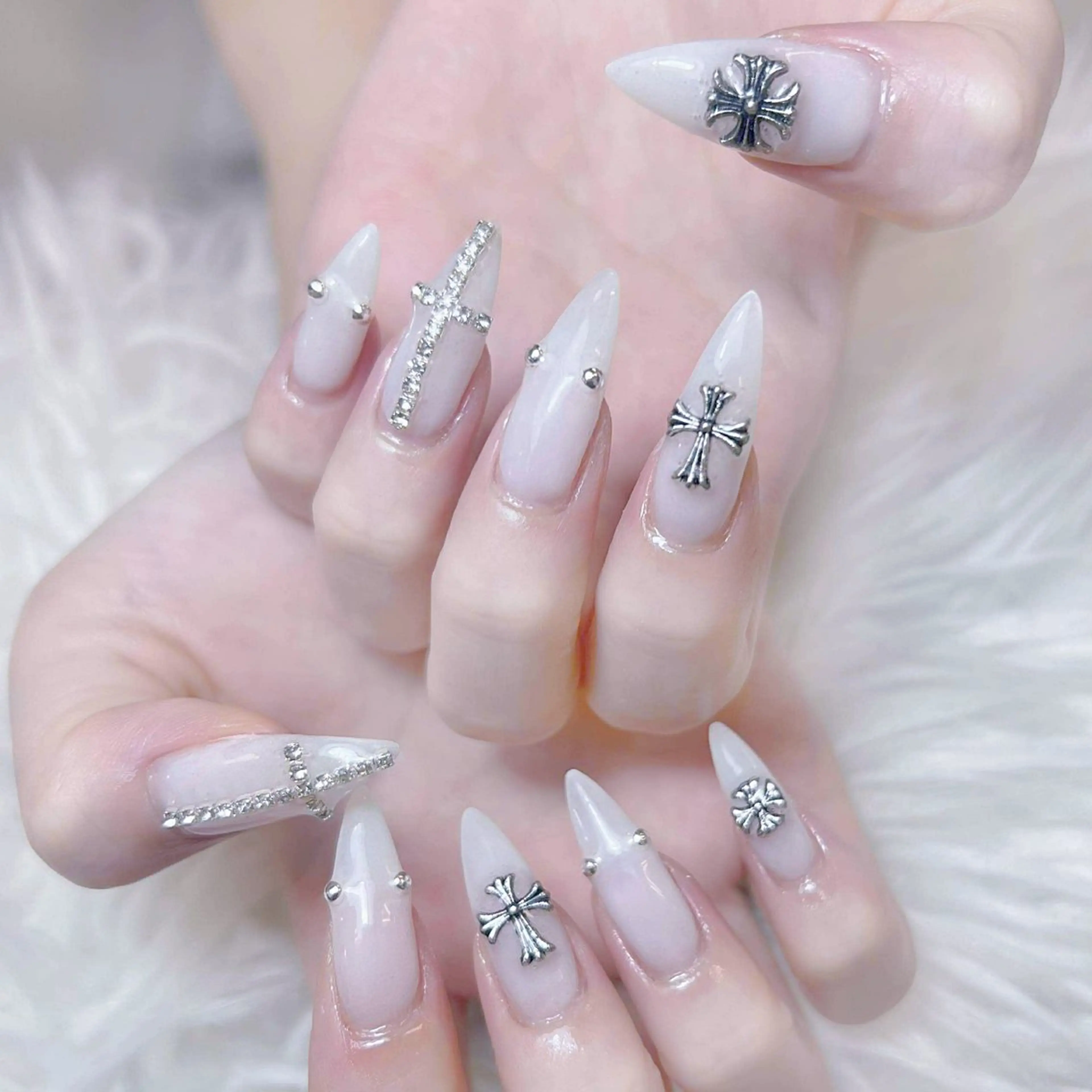 ネイル チークネイル 長さ出し フレンチネイル ジェルネイル ガラスフレンチ ハンドネイル ANH NAIL ゴテゴテ専門店💎のネイルデザイン
