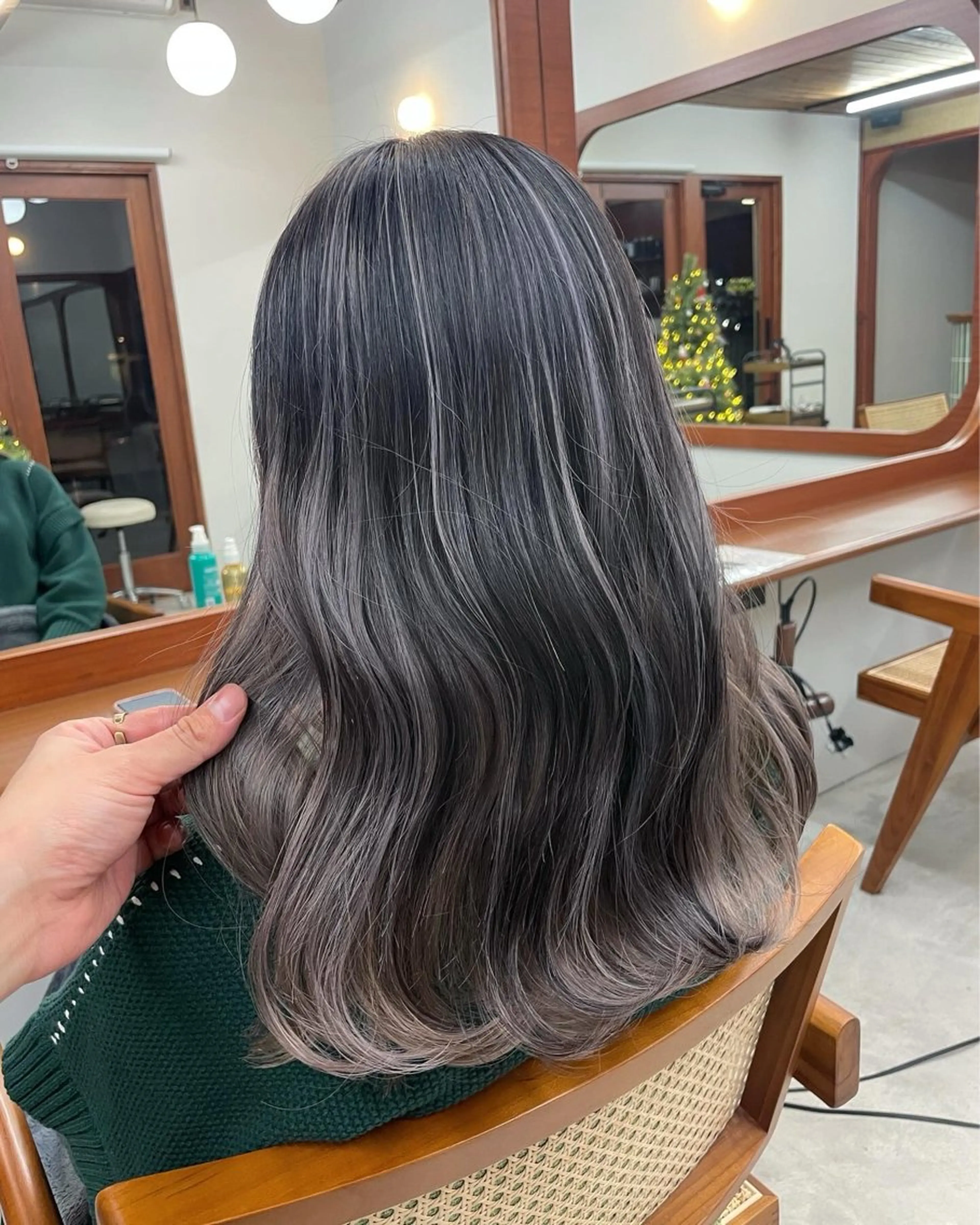ロング カラー バレイヤージュ グレージュ レイヤーカット 五十嵐 雄毅のヘアスタイル