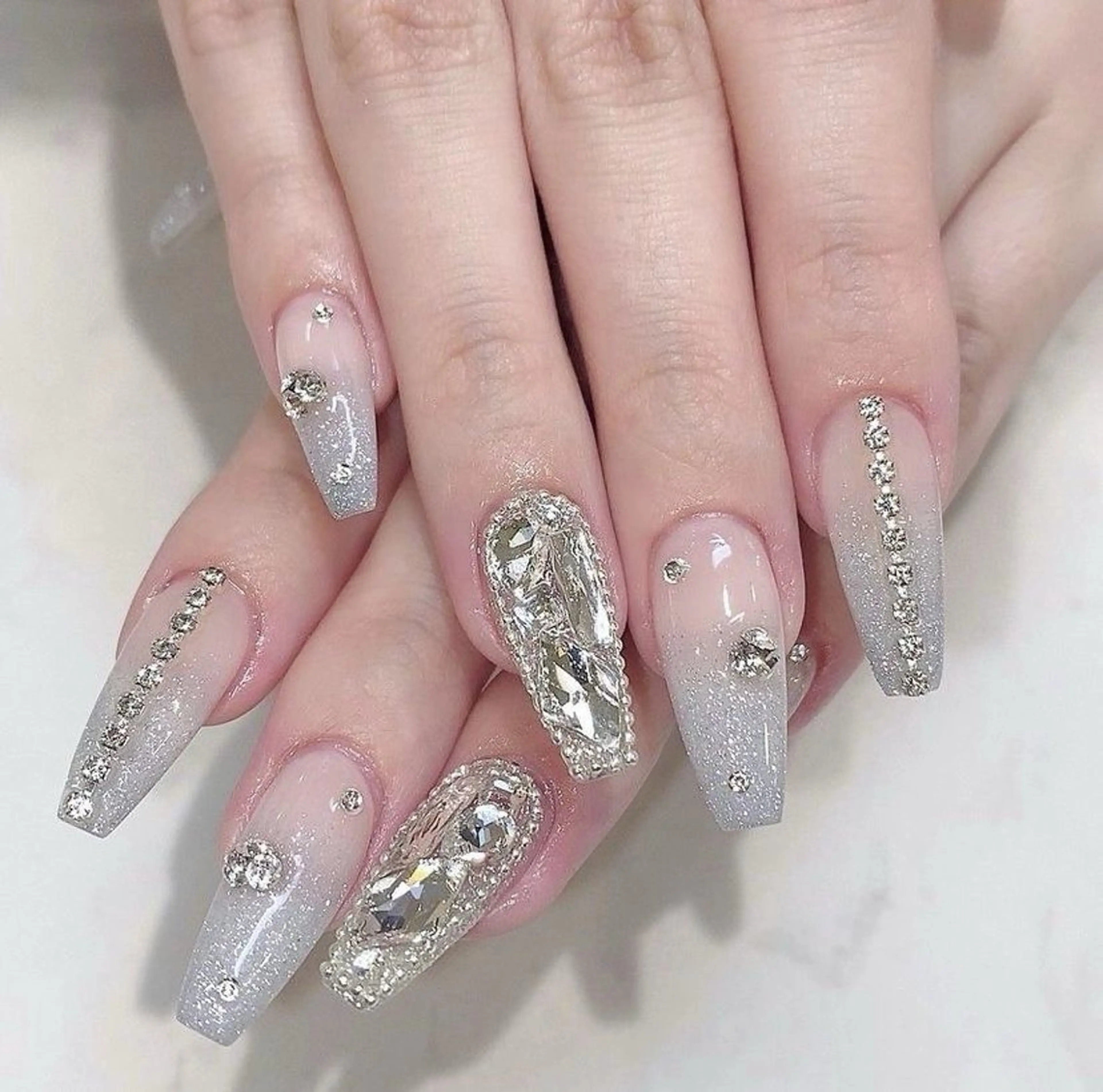 ネイル チークネイル フレンチネイル グラデーション 韓国ネイル マグネットネイル Hana nail所属・Hana Nailのネイルデザイン