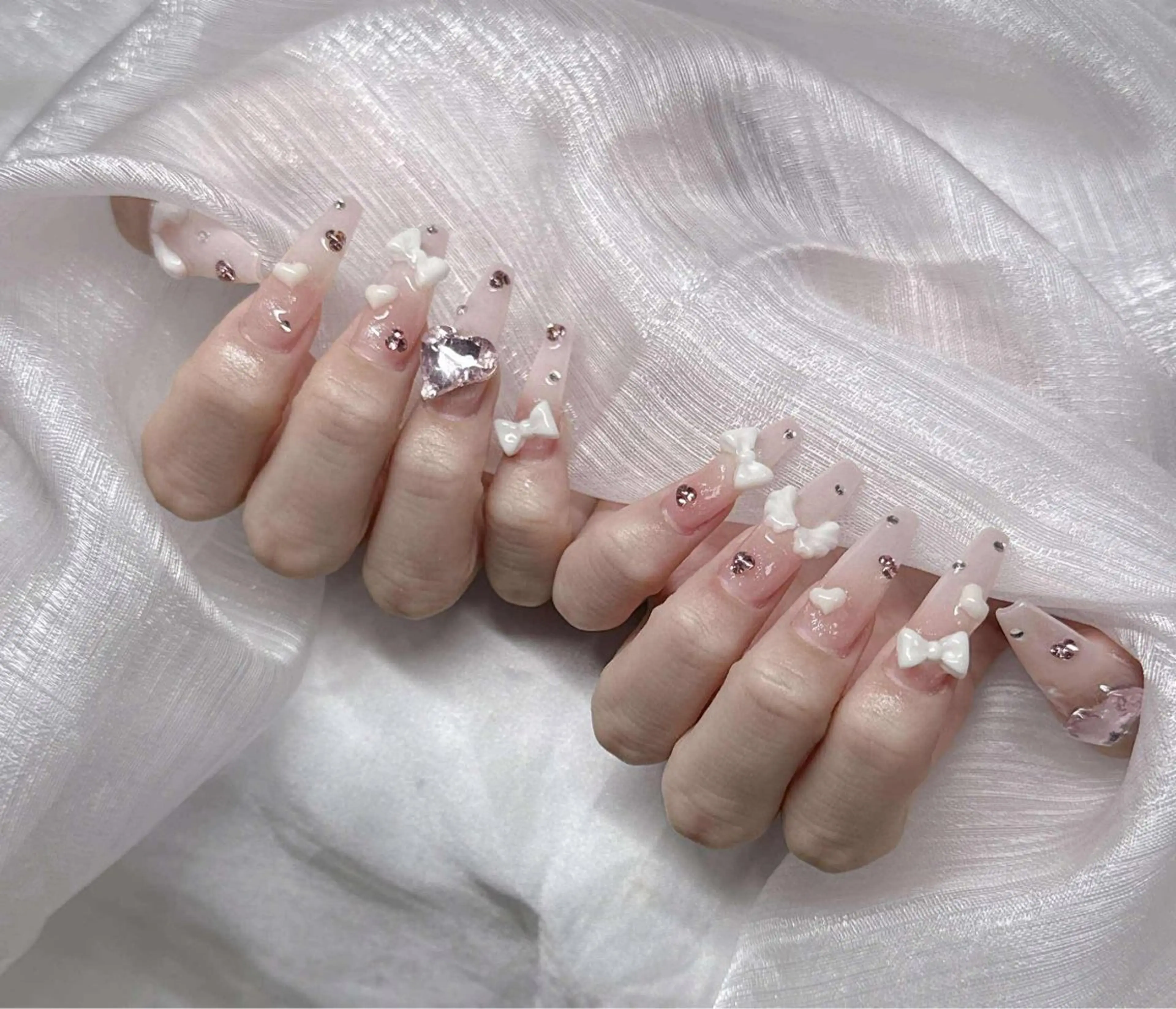 ネイル ハンドネイル Lee Nailsのネイルデザイン