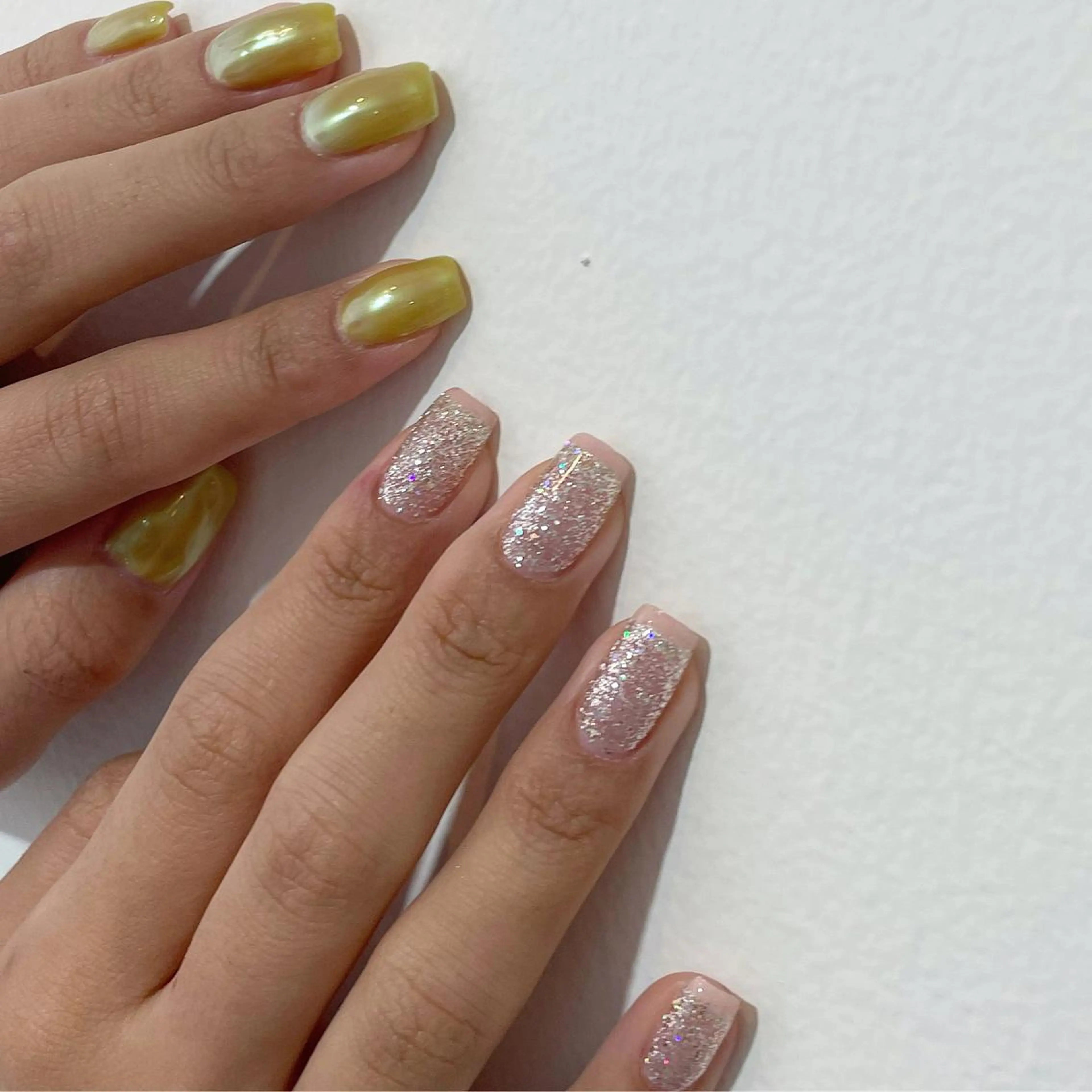 ネイル オーロラネイル フレンチネイル キラキラネイル kiruna living所属・kiruna yumiのネイルデザイン