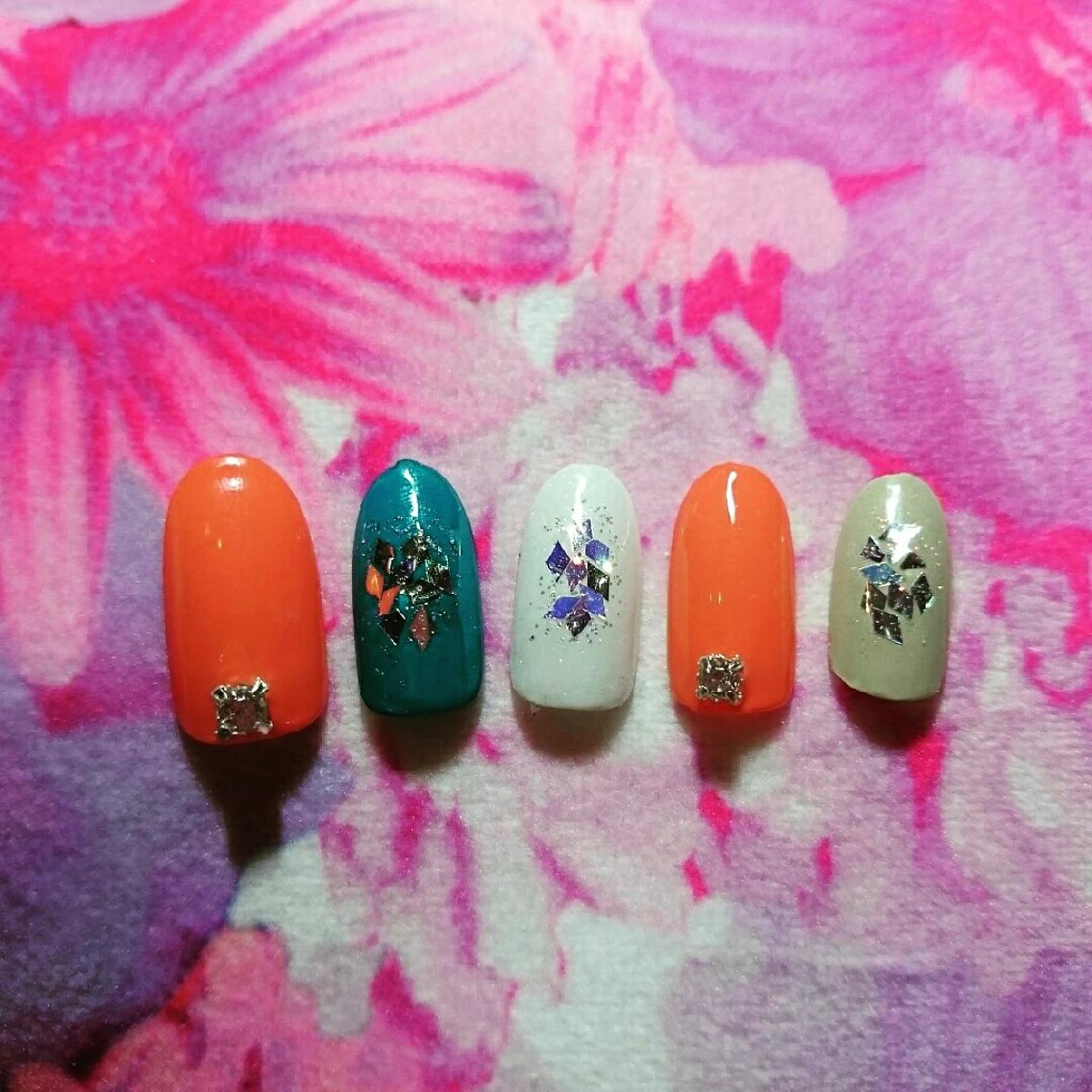 ネイル キラキラネイル JEWEL nailのネイルデザイン