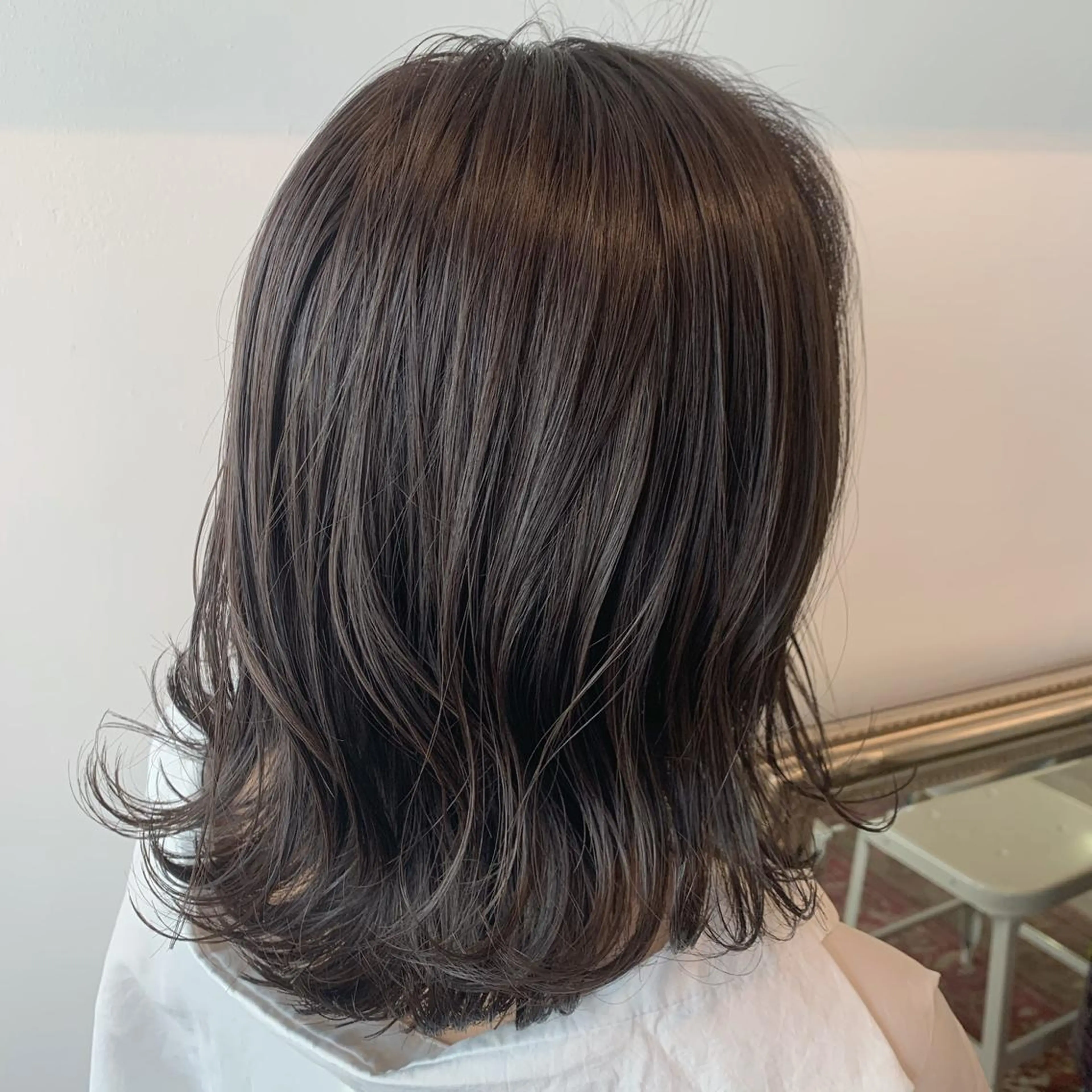 ミディアム カラー ヘアアレンジ グレージュ ラベンダーカラー ラベンダーグレージュ ラベンダーグレー ヘアカラー トリートメント 山崎 澪のヘアスタイル