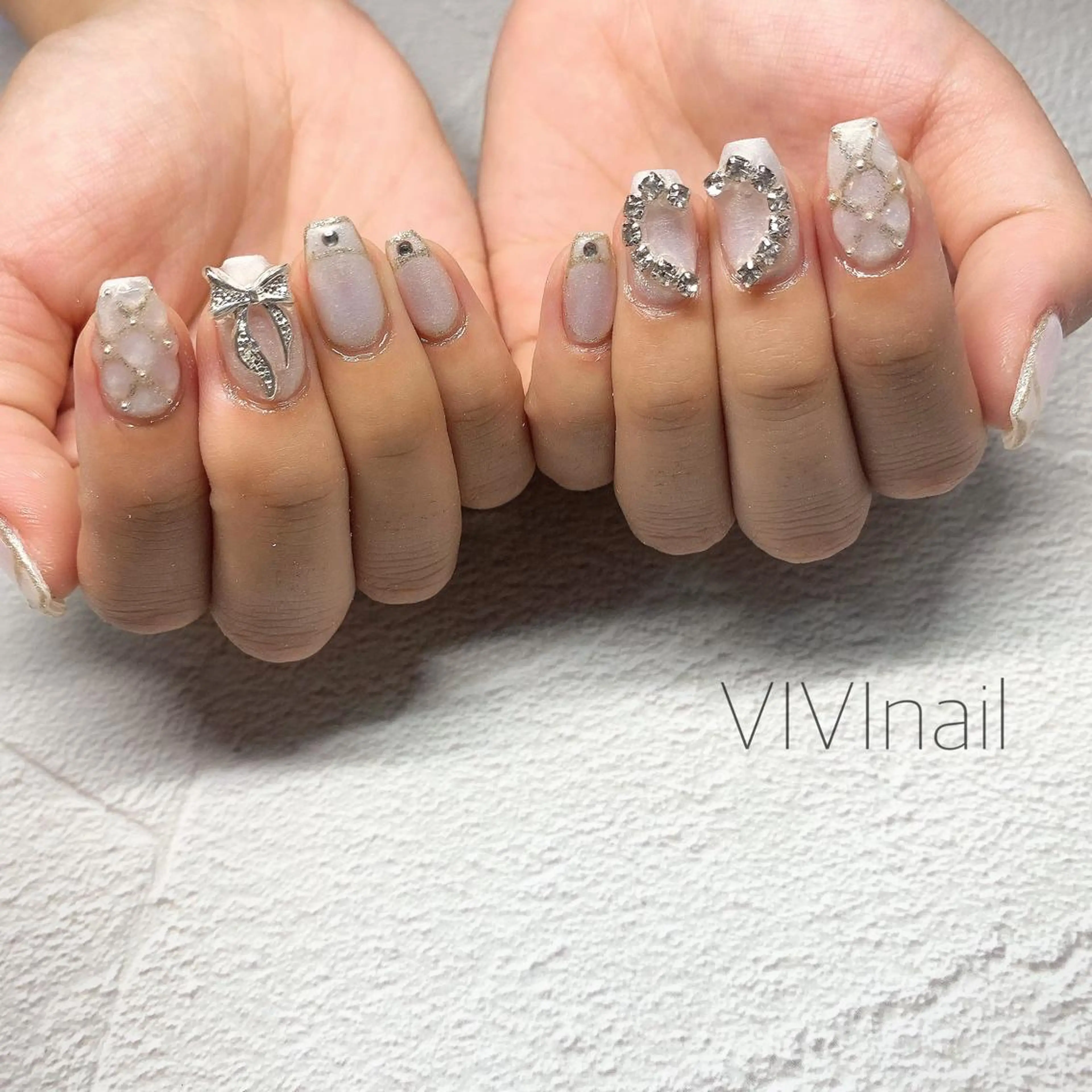 ネイル フレンチネイル ホワイト ハンドネイル vivi nailのネイルデザイン