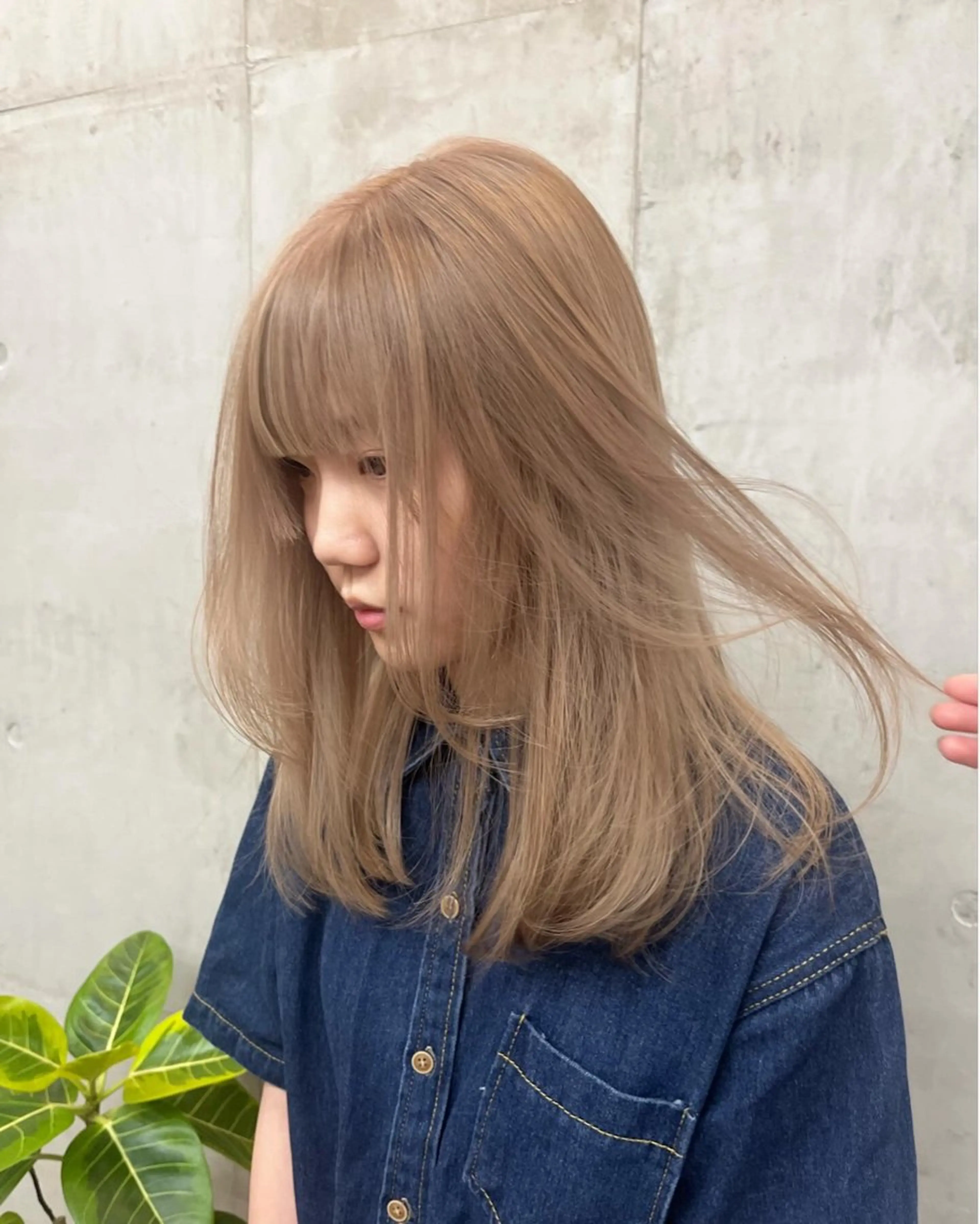 セミロング 顔周りカット ヘアカラー SALT WATER所属・🫐 𝐌𝐚𝐨 🫐ボブモデル募集のヘアスタイル