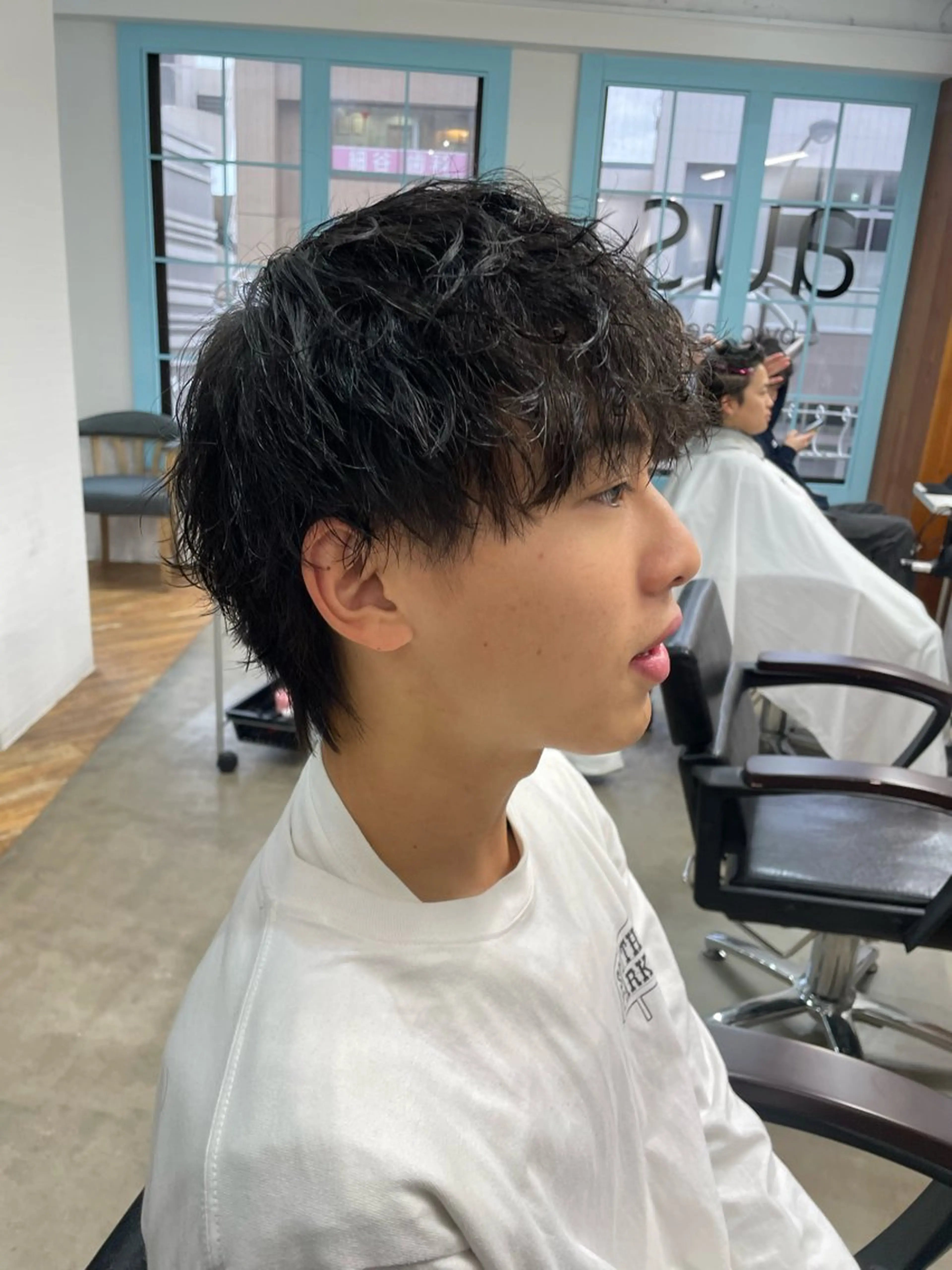 ミディアム パーマ メンズ RIN／韓国ヘア レイヤーカットのヘアスタイル