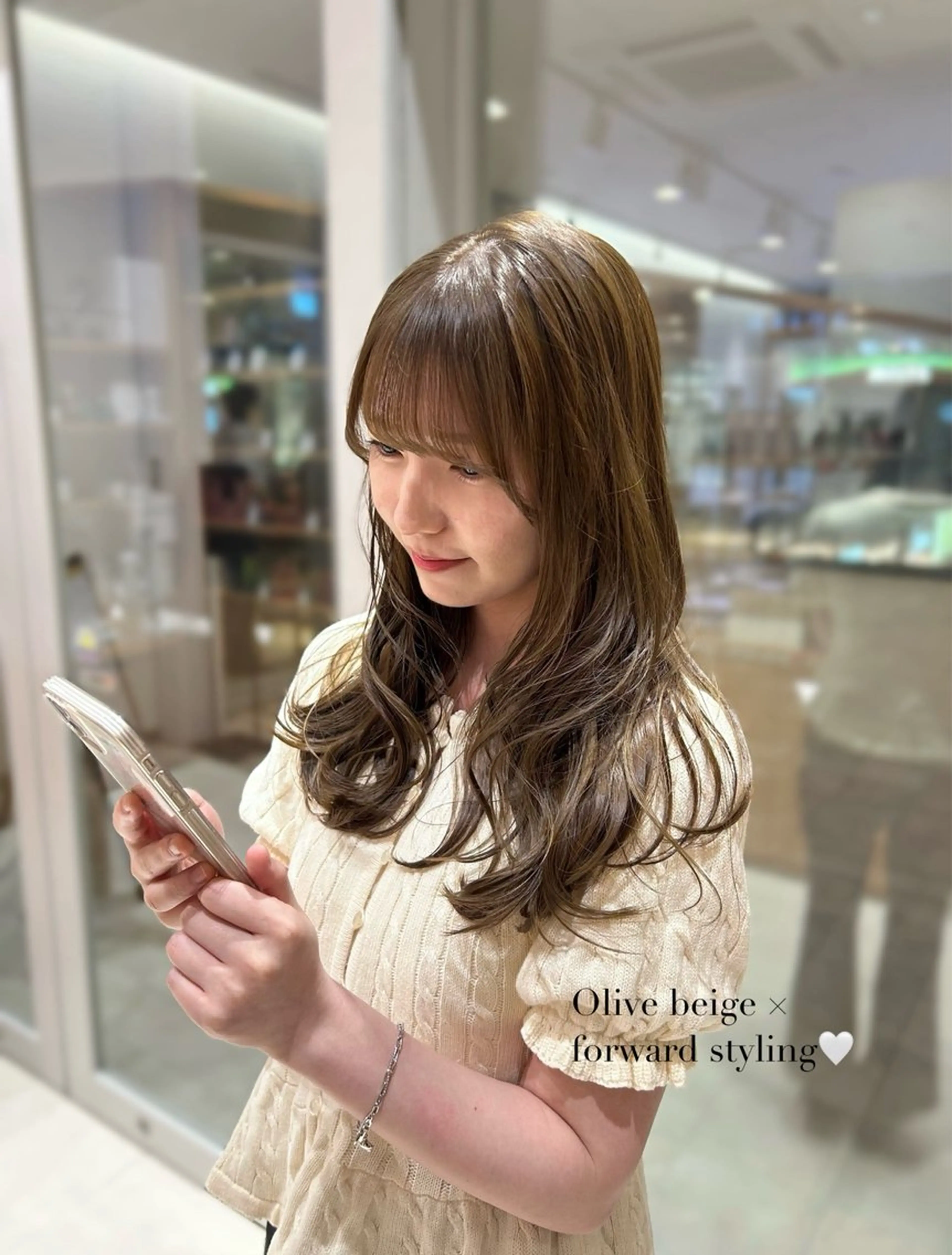 セミロング ヘアカラー レイヤーカット🌙 堀江里菜のヘアスタイル