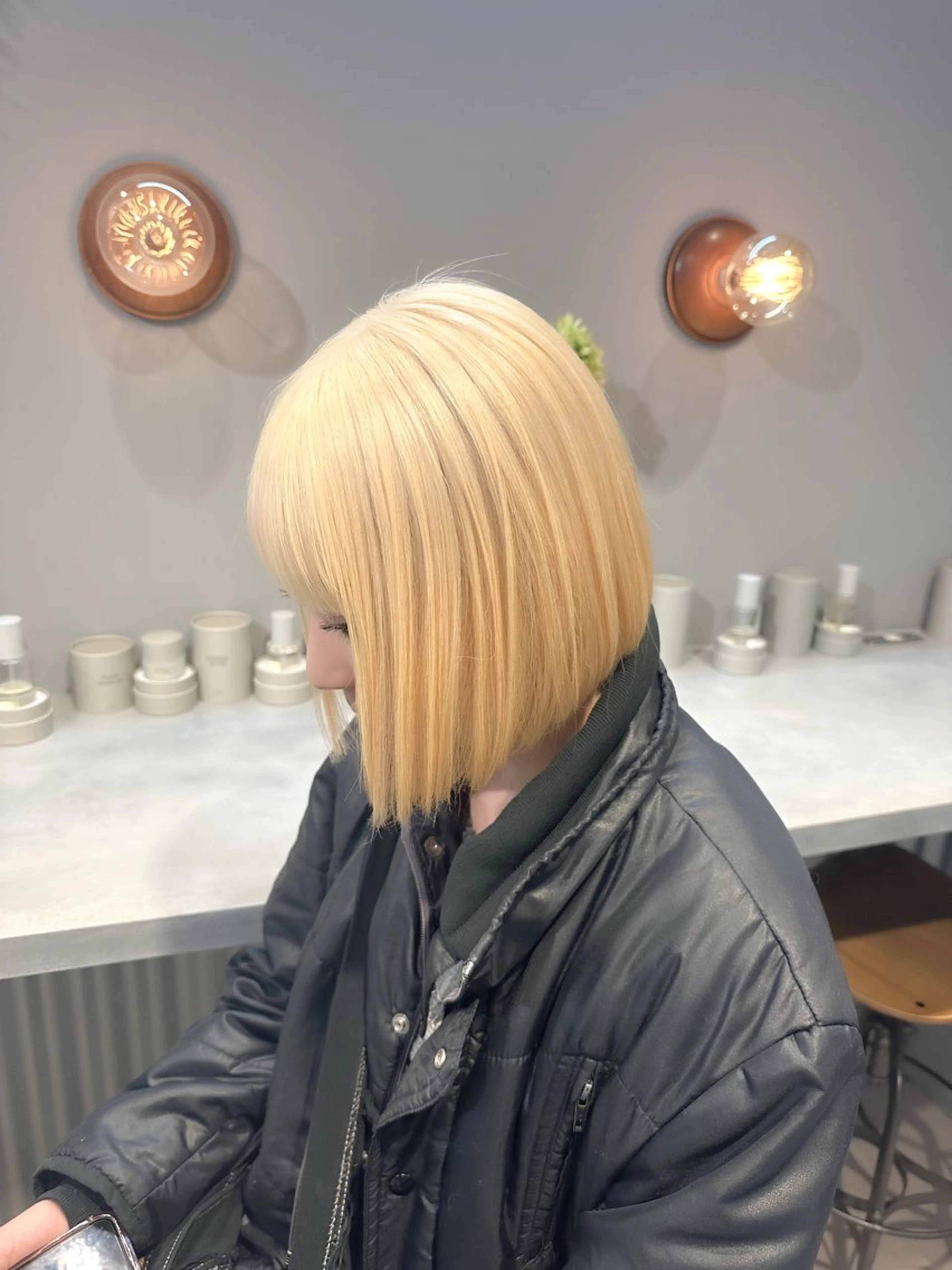 ショート カラー カット ヘアカラー トリートメント 💖ハイライト/ハイ トーン💖MIKIのヘアスタイル