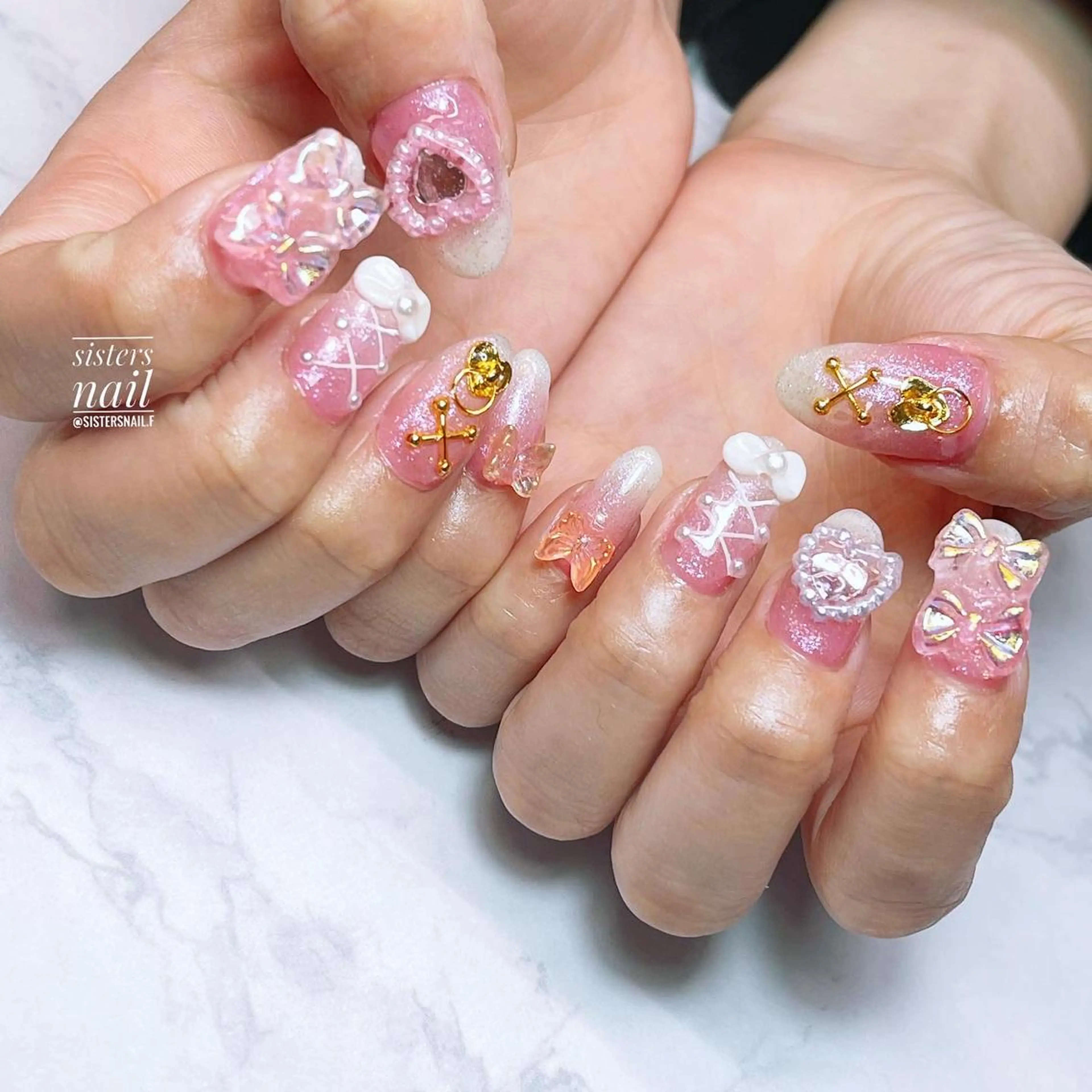 ネイル アートネイル グラデーション ハート キラキラネイル ピンク sisters nail.fのネイルデザイン