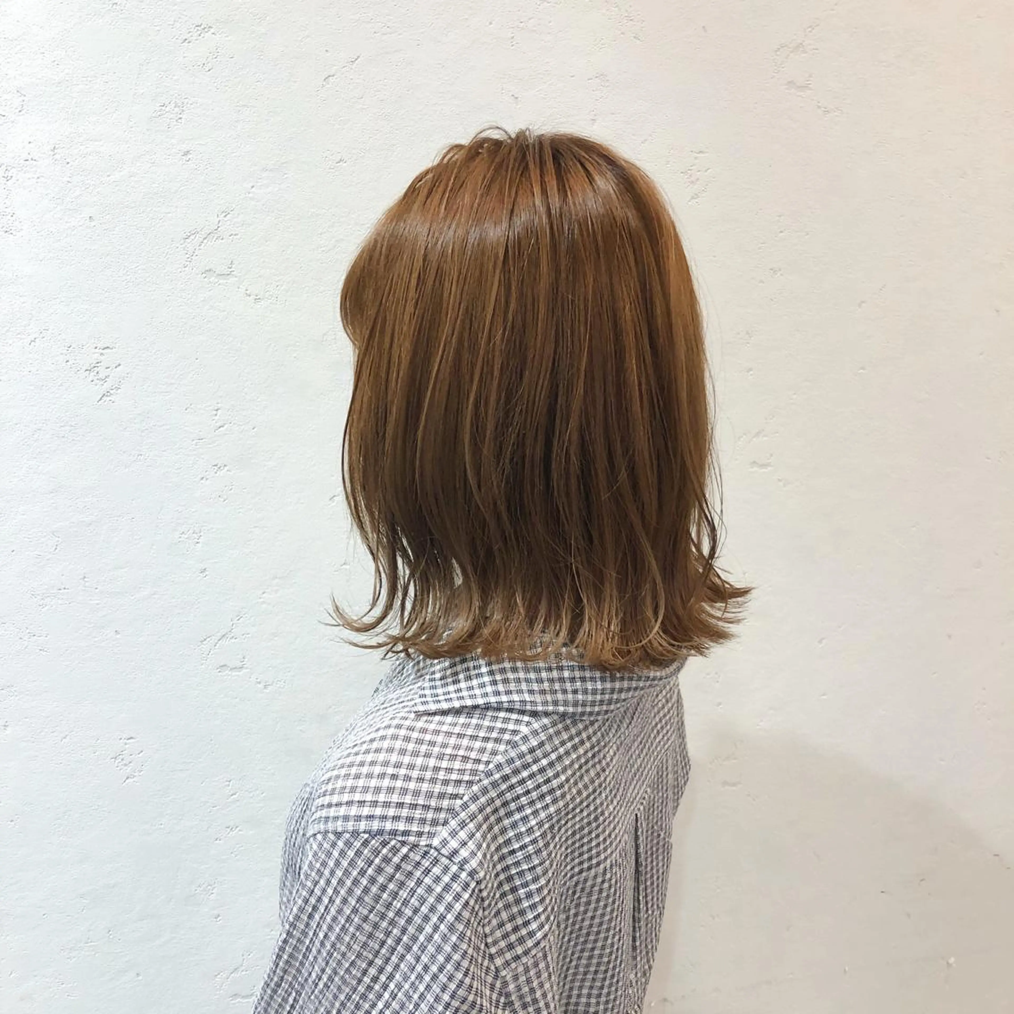 ミディアム カラー ベージュカラー ハイトーンカラー オレンジ オレンジベージュ カット ヘアカラー トリートメント 青山 早希🐾のヘアスタイル