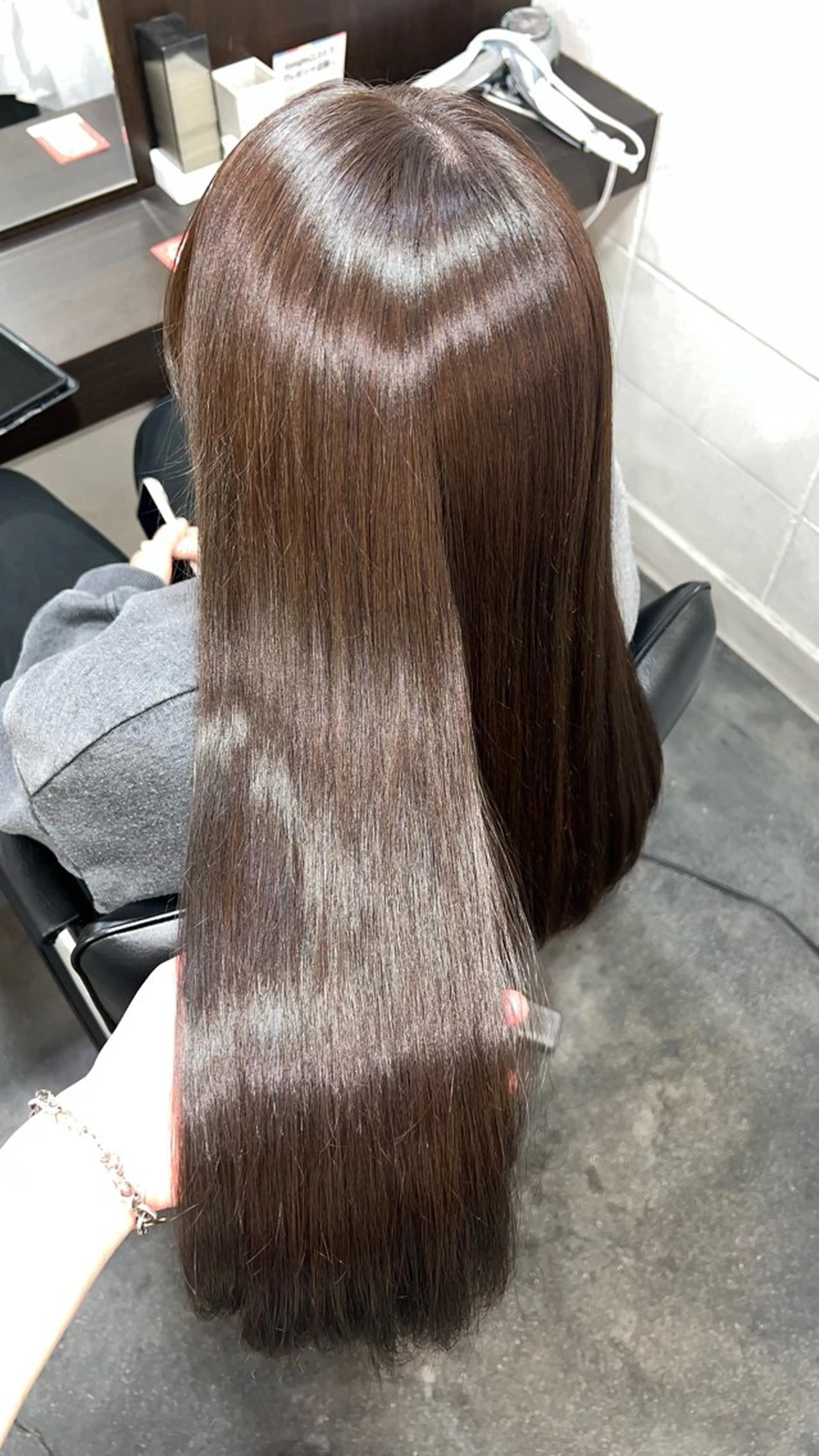 ロング アッシュ アッシュブラウン カット ヘアカラー トリートメント 西村 美月のヘアスタイル