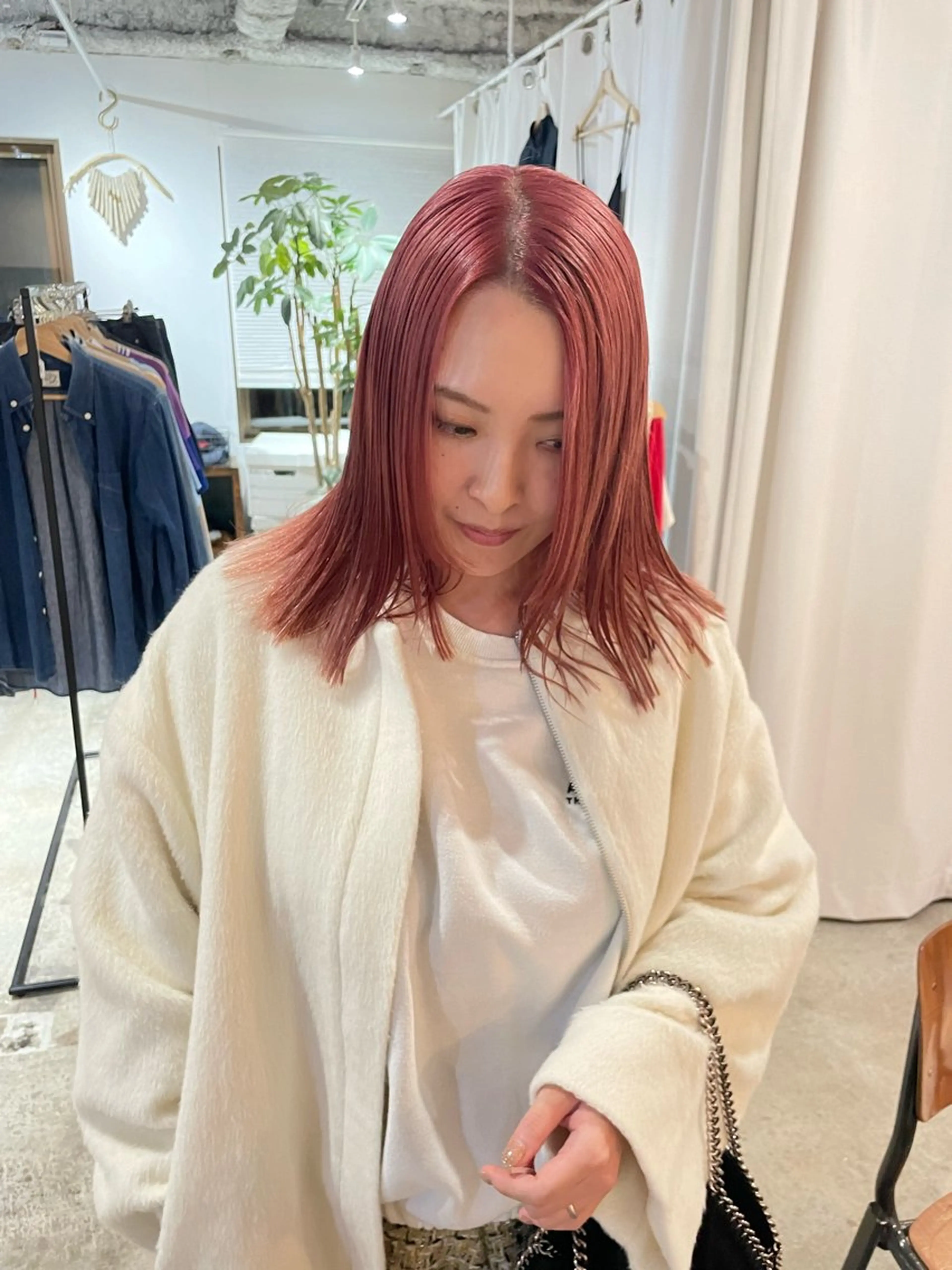 ミディアム カラー ベージュカラー ピンクカラー ピンクベージュ カット ヘアカラー Takuma Suzuki中目黒のヘアスタイル