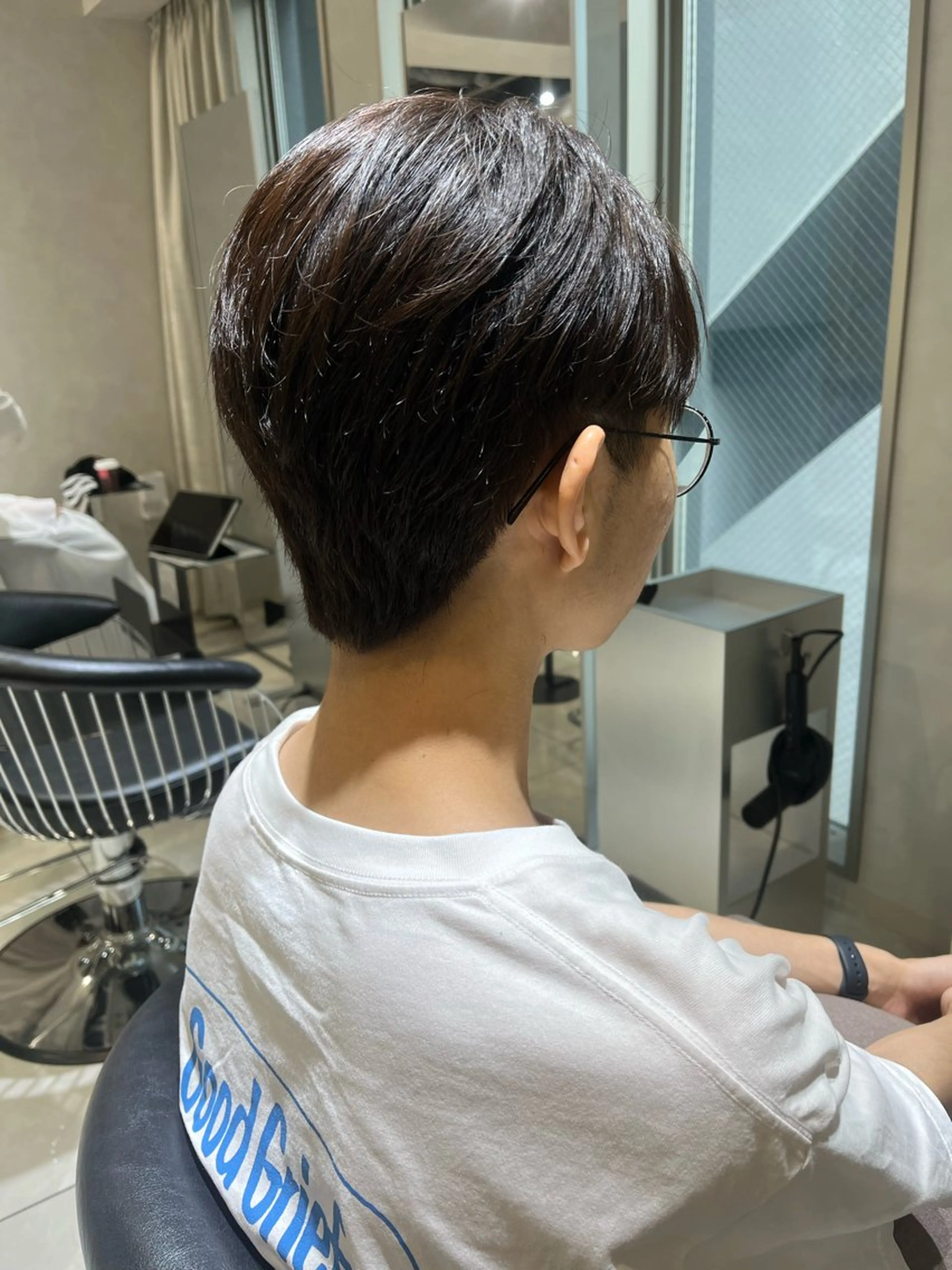 メンズ カット ヘアカラー トリートメント 韓国メンズ特化 ダウン・毛流れパーマのヘアスタイル