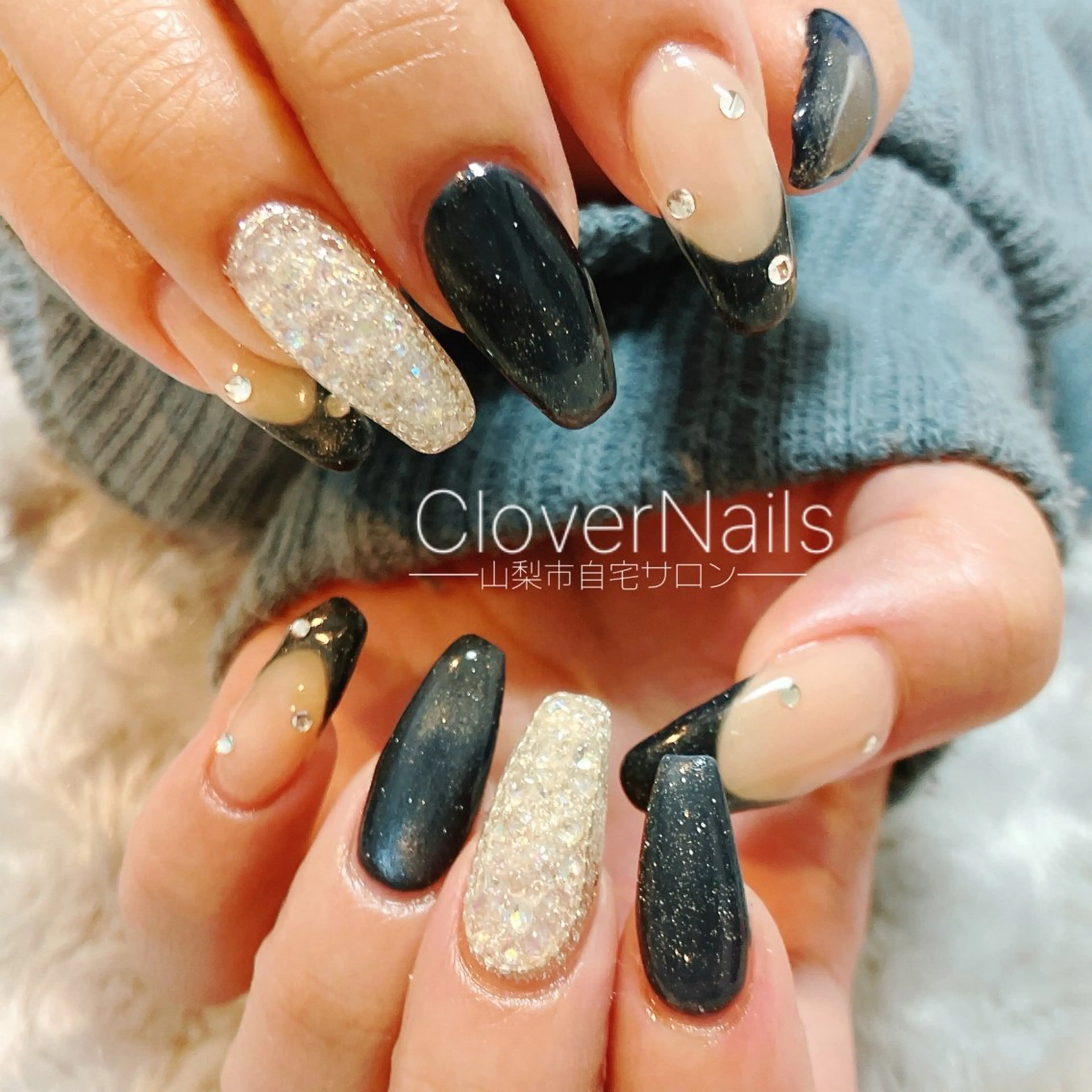 ネイル キラキラネイル マグネットネイル 持ち込み 冬ネイル ハンドネイル 自宅ネイルサロン クロバーネイルのネイルデザイン