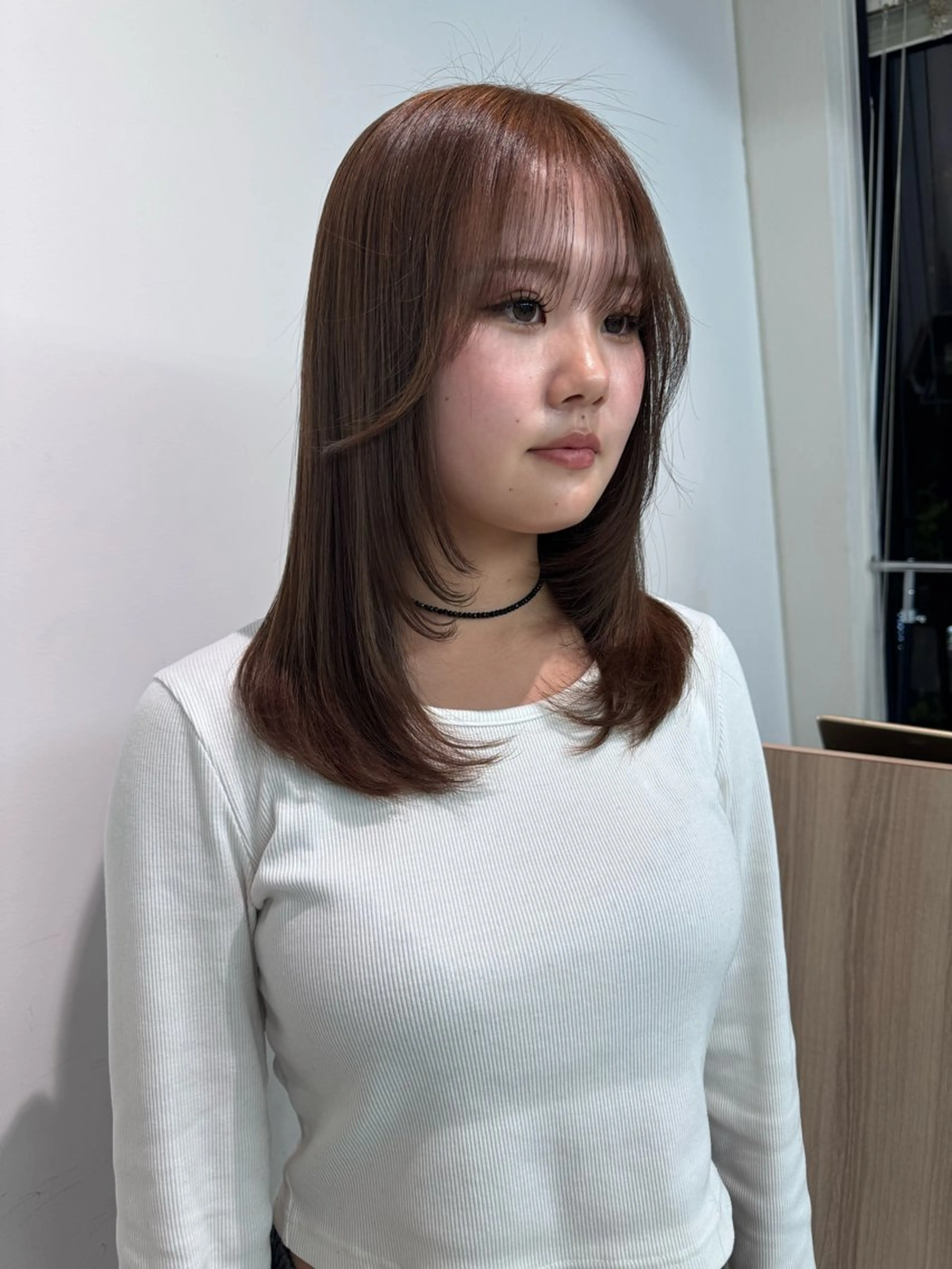 ミディアム レイヤーカット カット ヘアカラー 顔周りレイヤー /kokoro🦮のヘアスタイル