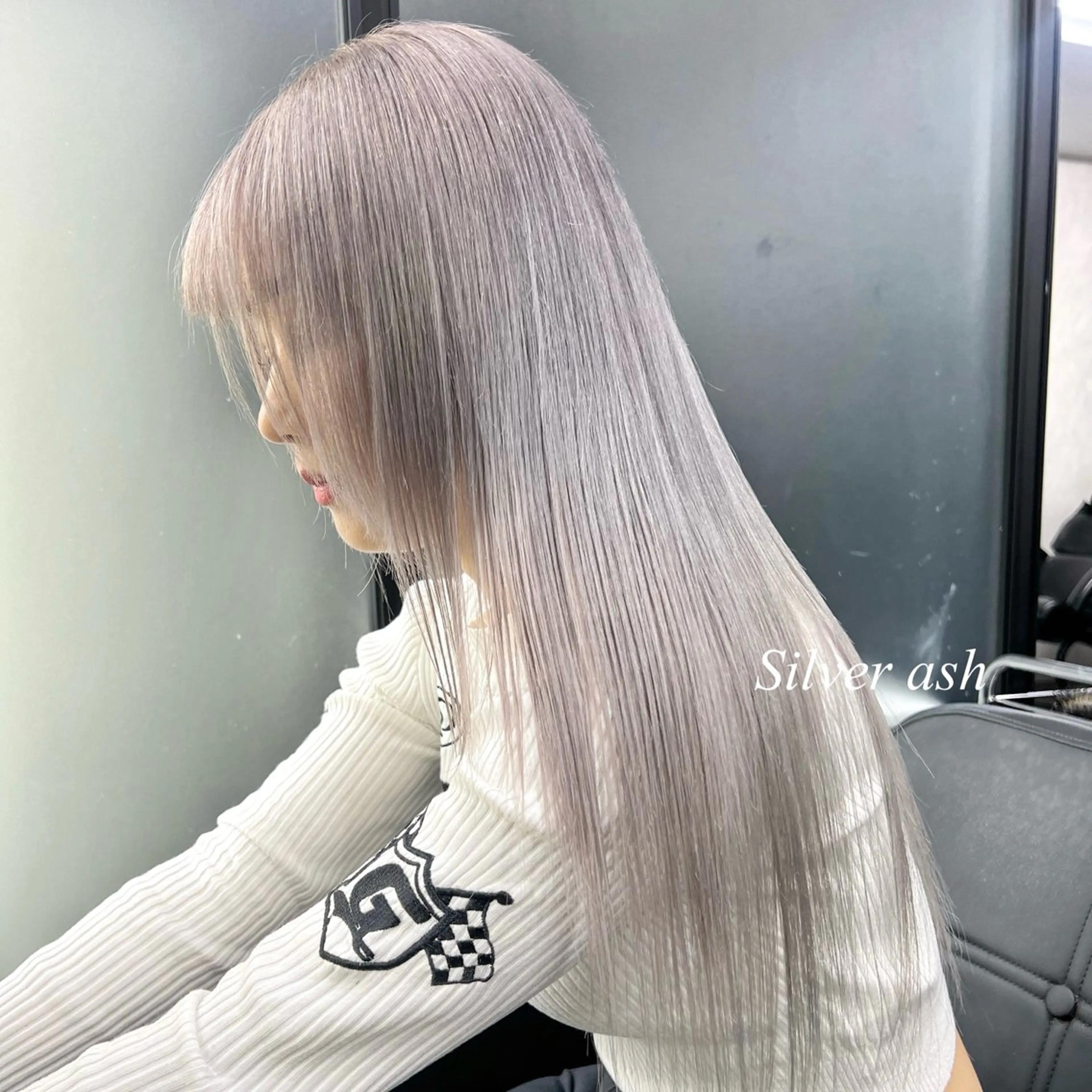 ロング カラー シールエクステ ハイトーンカラー エクステ ヘアカラー トリートメント シールエクステ特化 ハイトーン、NANAのヘアスタイル