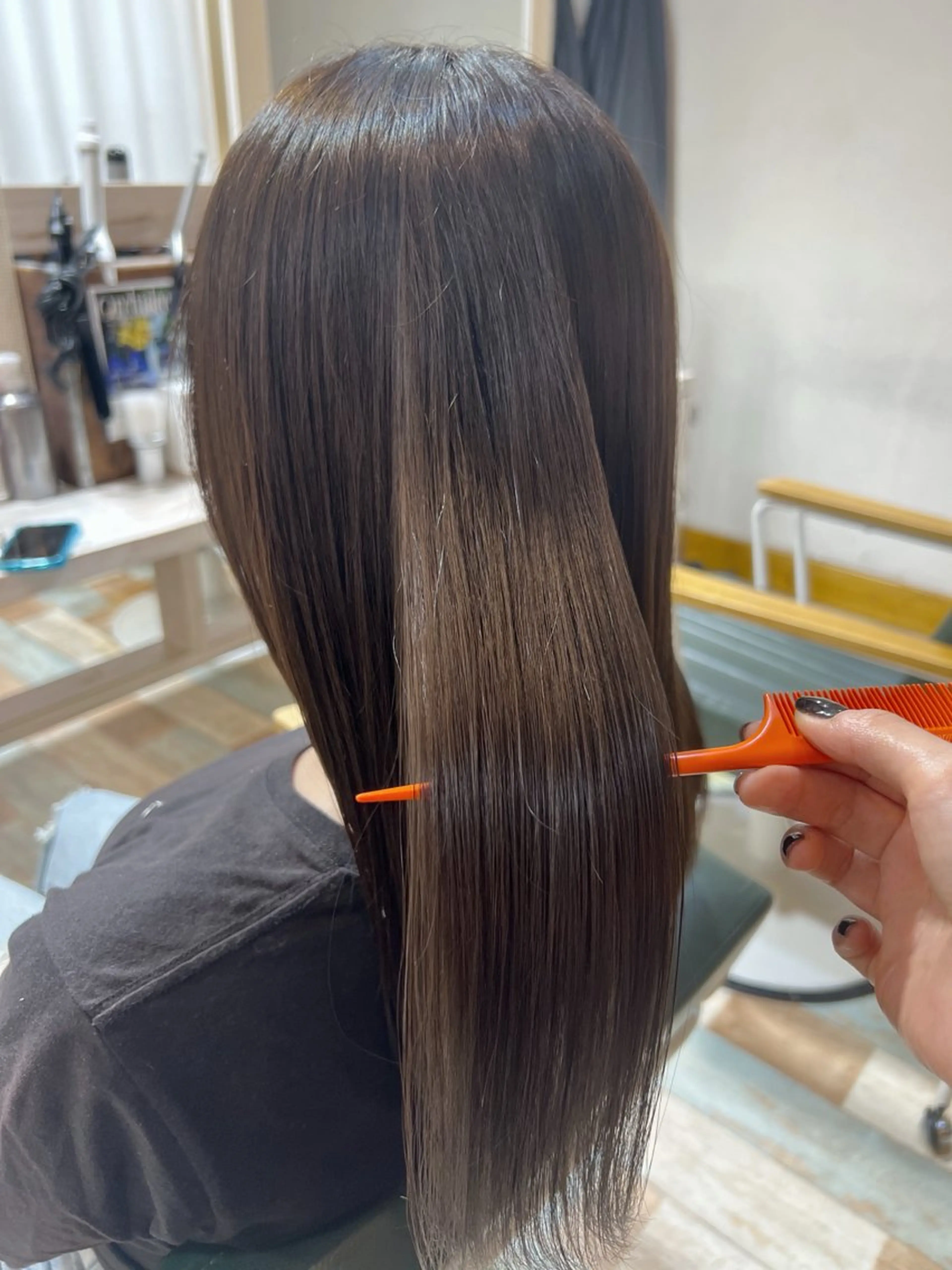 ロング ボブ 顔周りカット ハイライト 縮毛矯正 縮毛矯正 KANA/ボブ/ インナーカラー/艶髪のヘアスタイル