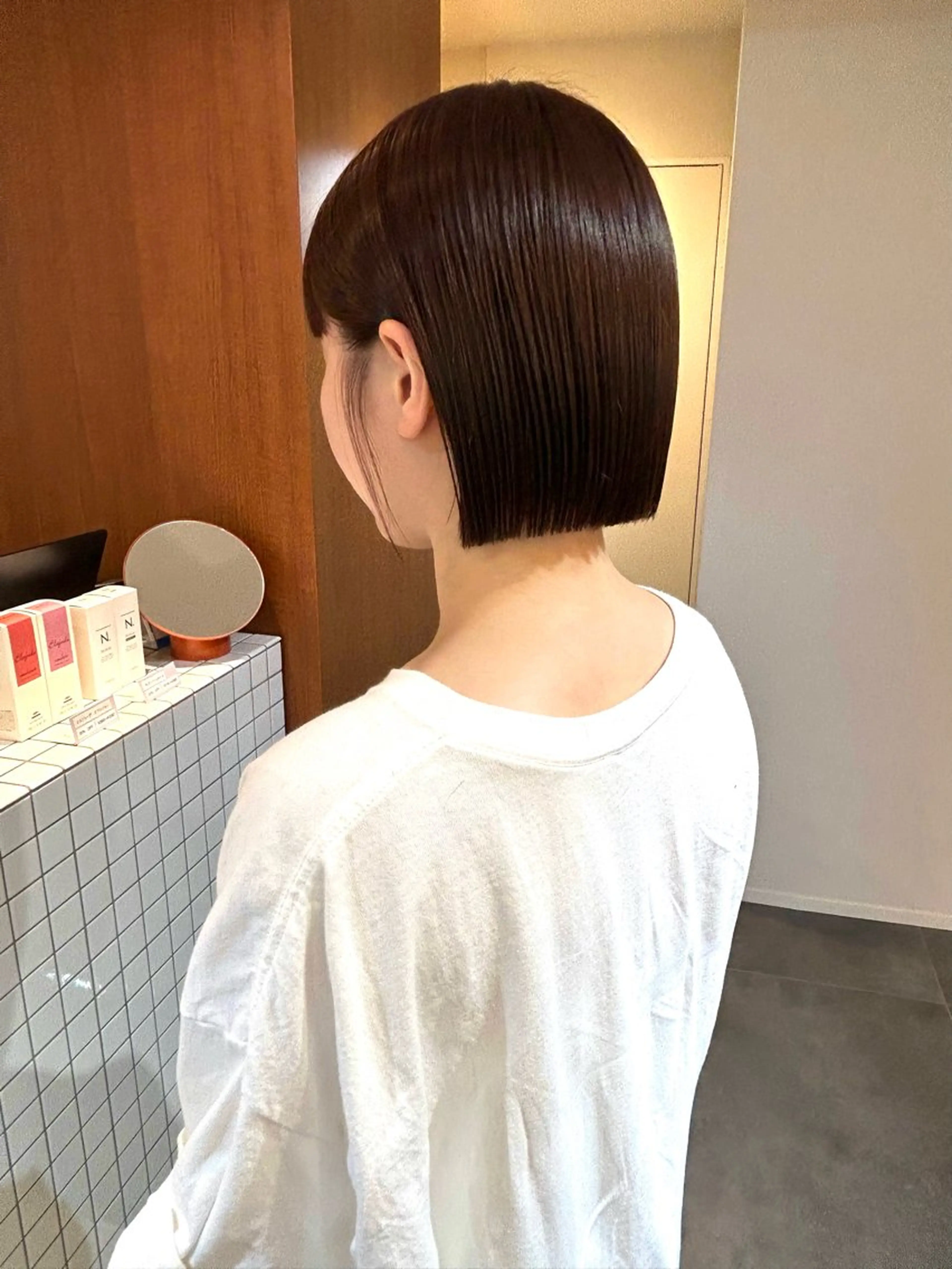 ショート カット ヘアカラー トリートメント 小林 朋花のヘアスタイル