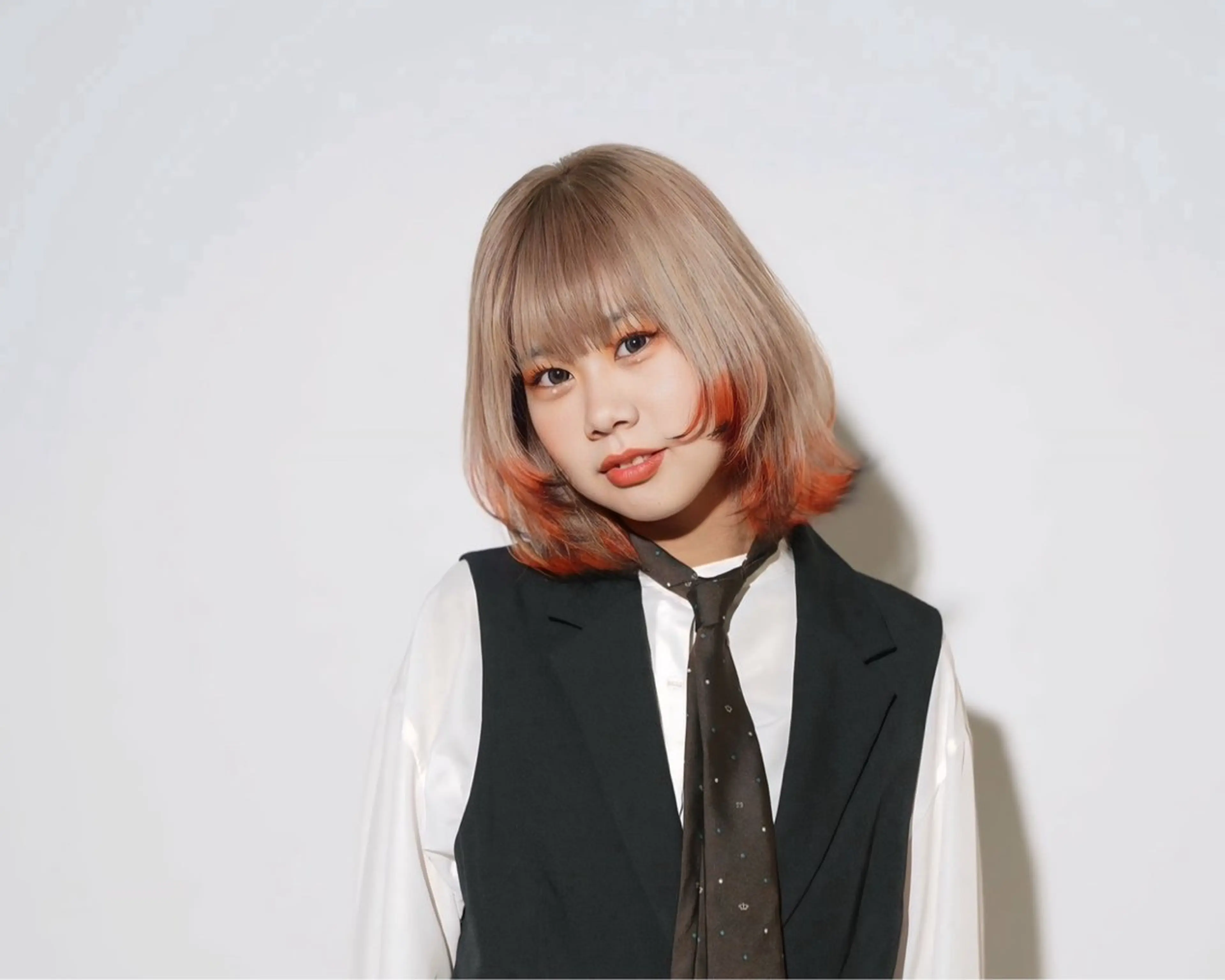 ミディアム カラー ヘアカラー トリートメント LIFE 本店所属・ハイトーン×韓国 レイヤー/ 小林達哉のヘアスタイル