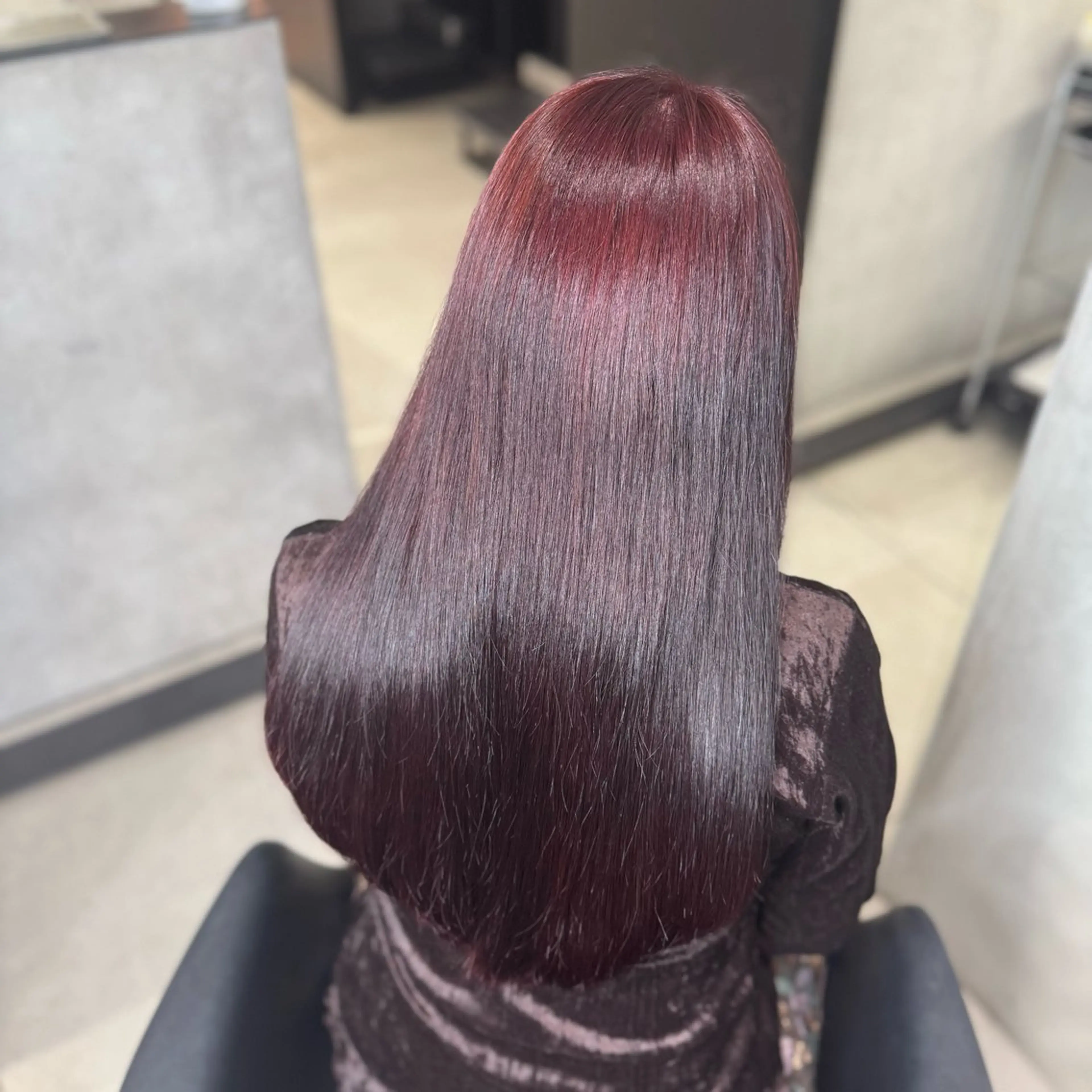 ロング カラー ブリーチ ボルドーカラー ブリーチなしカラー ヘアカラー 🫧offwhite RISAKO🫧のヘアスタイル