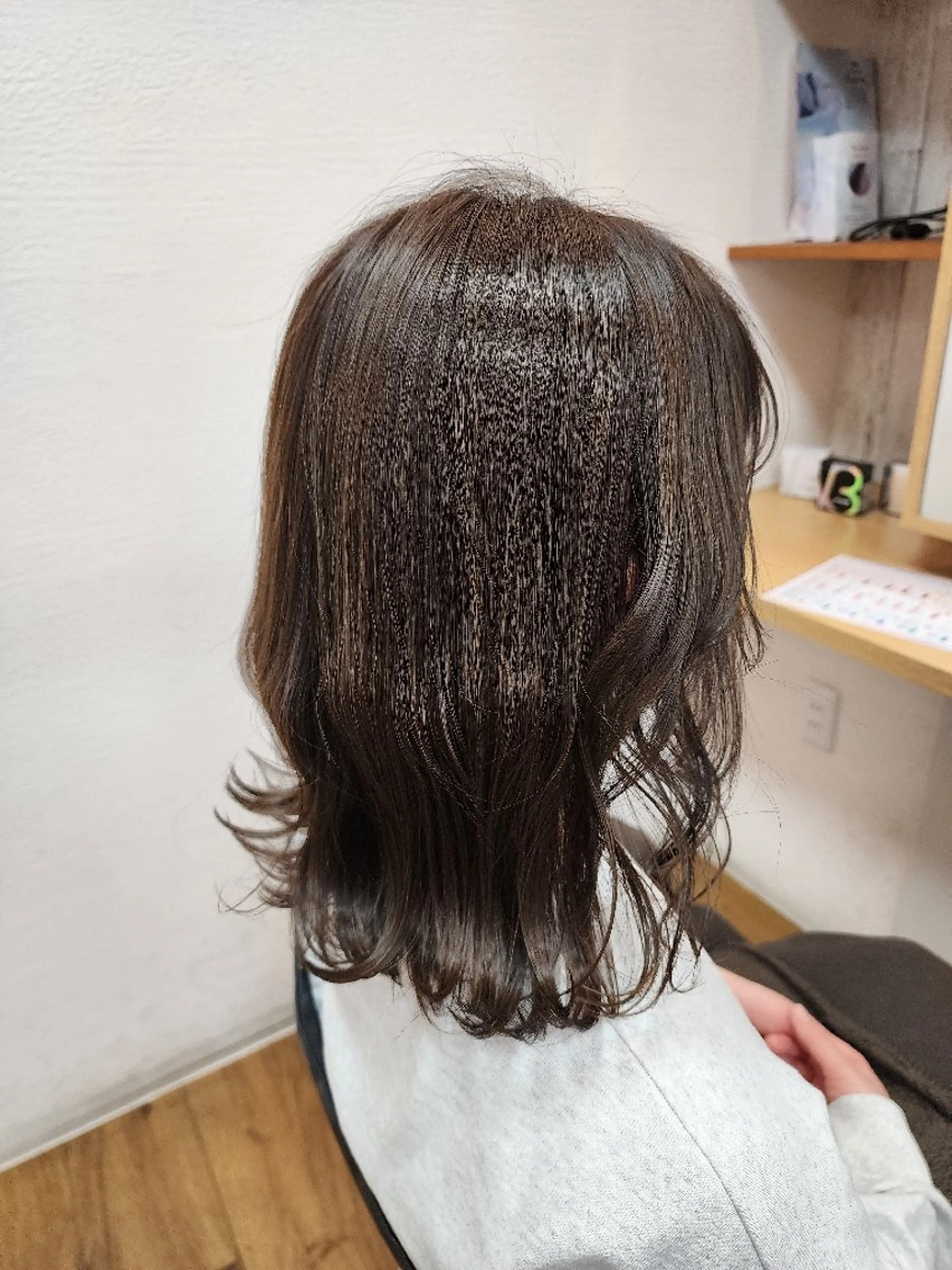 ミディアム アッシュ 近森 美帆[モーラ高石店]のヘアスタイル