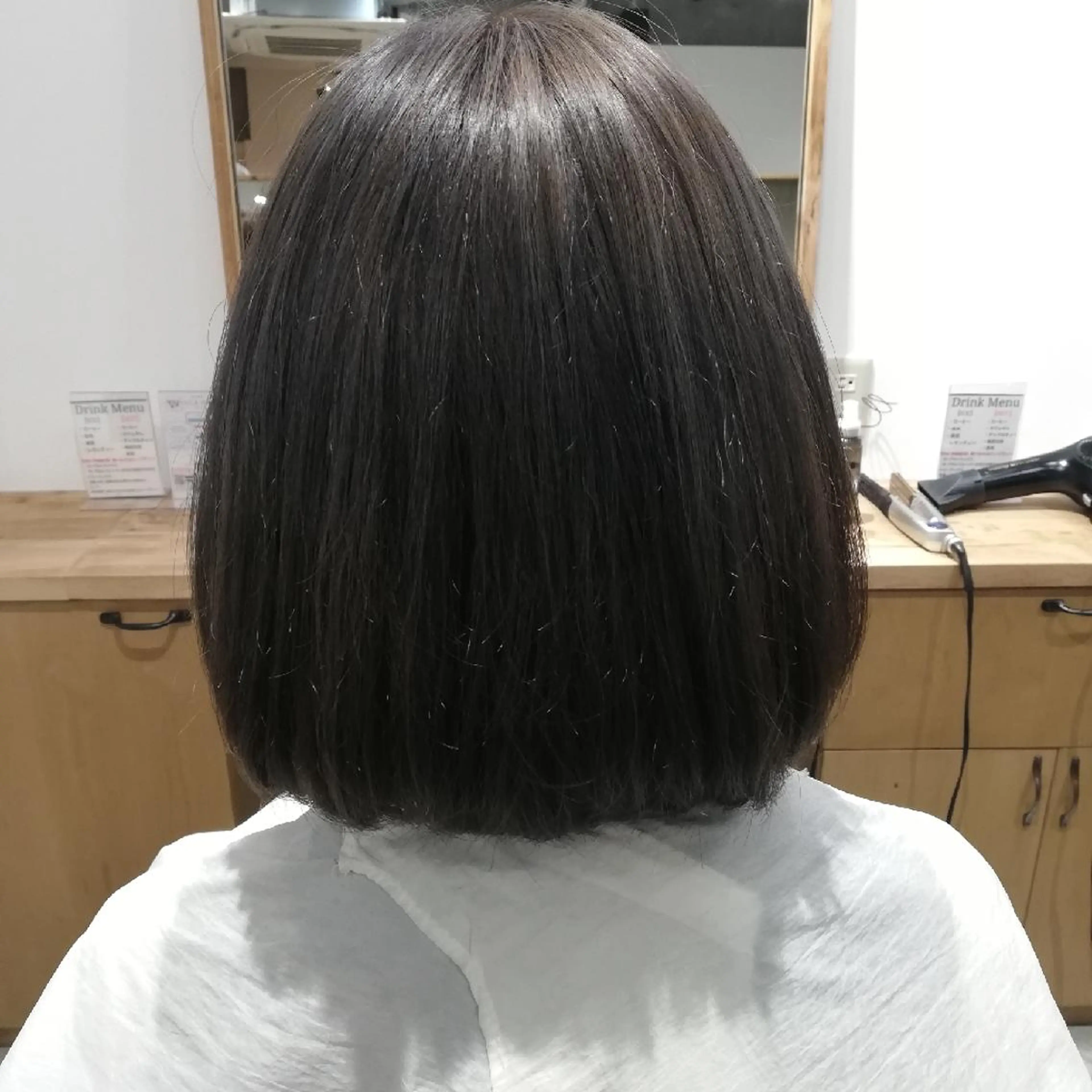 ショート カラー ブリーチ 透明感カラー ラベンダーカラー 安岡美咲✂︎ 艶カラー/髪質改善のヘアスタイル