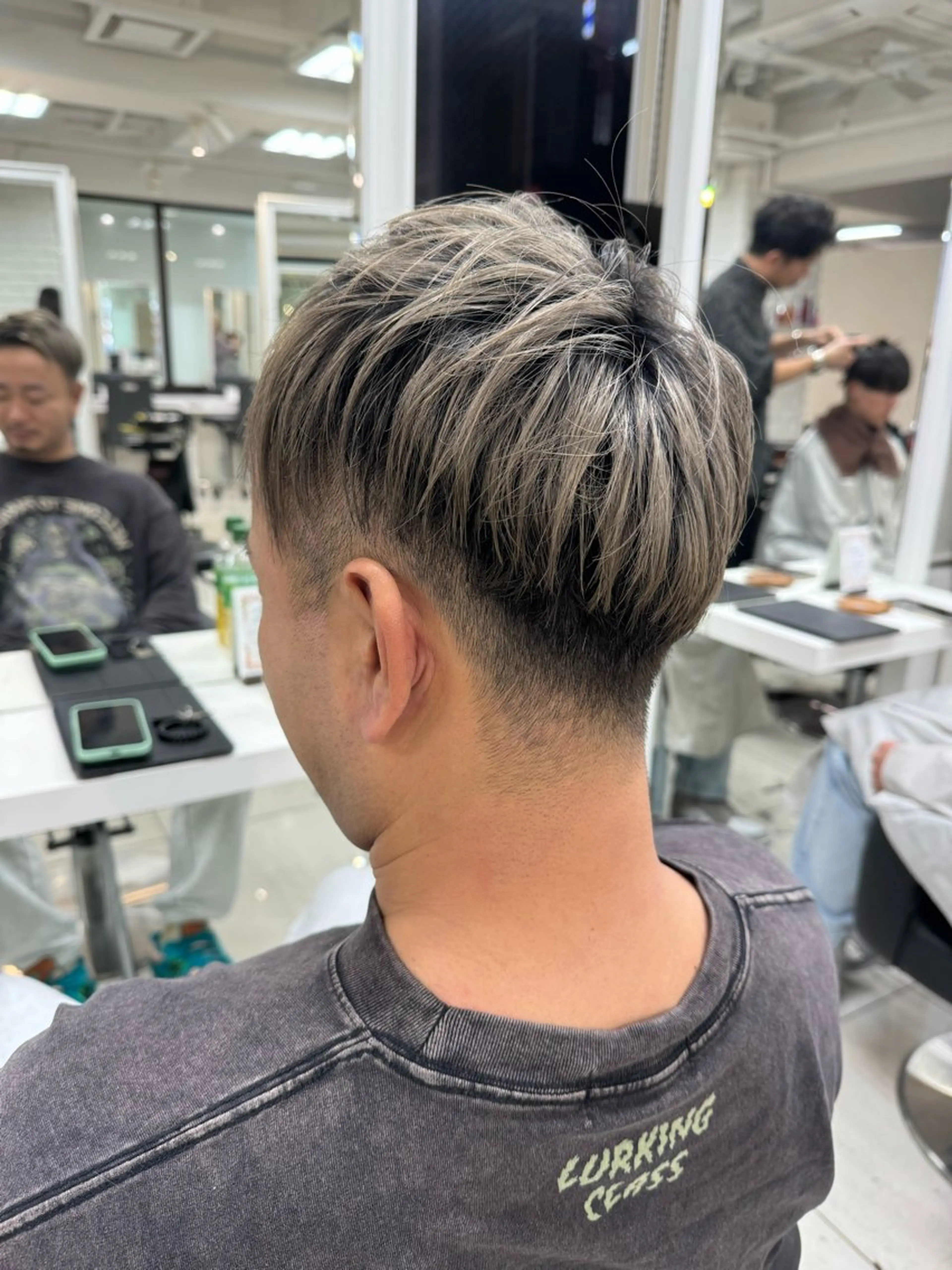 ショート カラー メンズ メンズブリーチ ブリーチ カット ヘアカラー トリートメント 【デザインカラー】 粥川佳日望のヘアスタイル