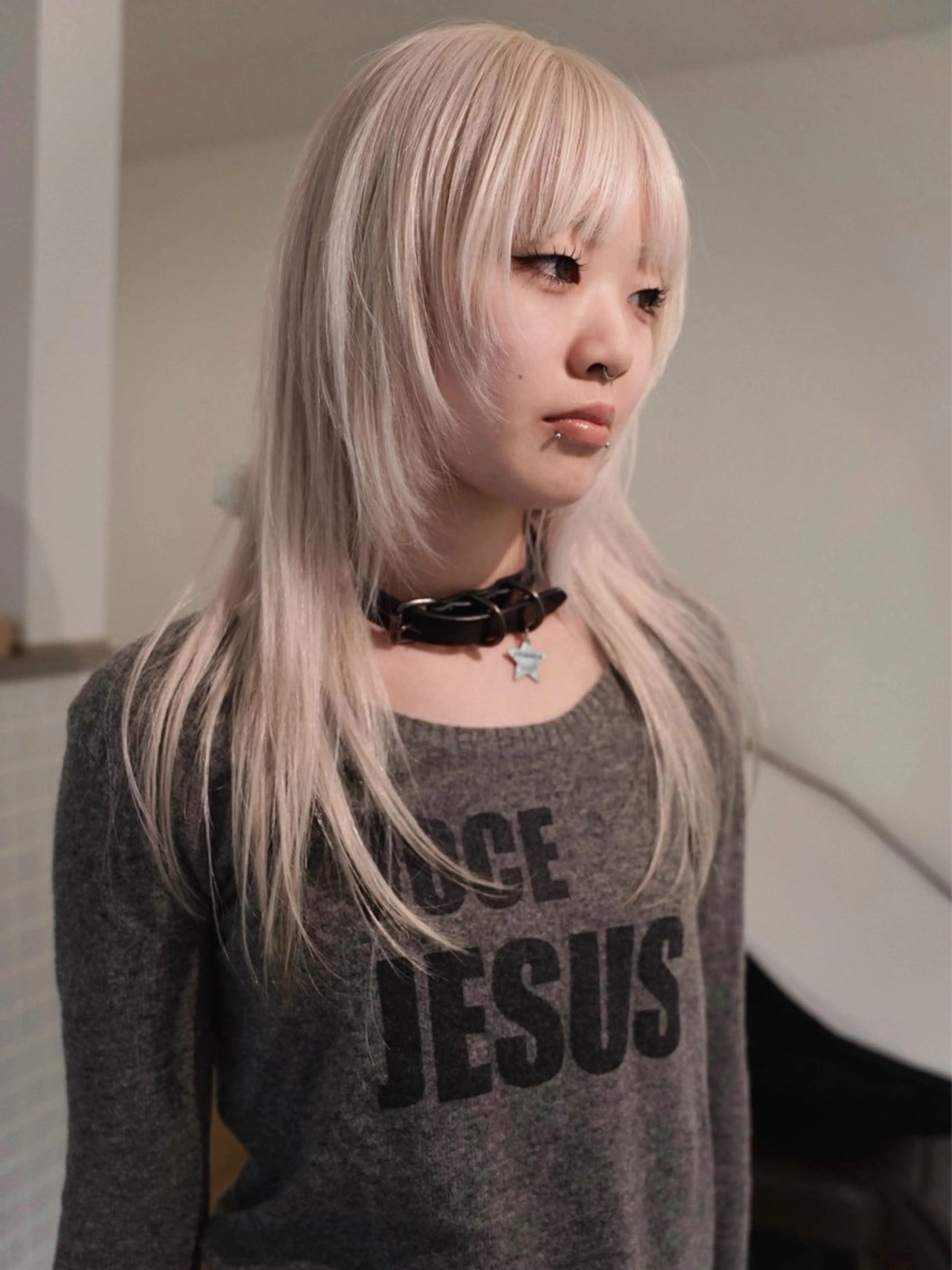 ロング カラー ブロンド ホワイトブロンド レイヤーカット ウルフカット カット ヘアカラー トリートメント ベージュデザイン パーマKaito🌸のヘアスタイル