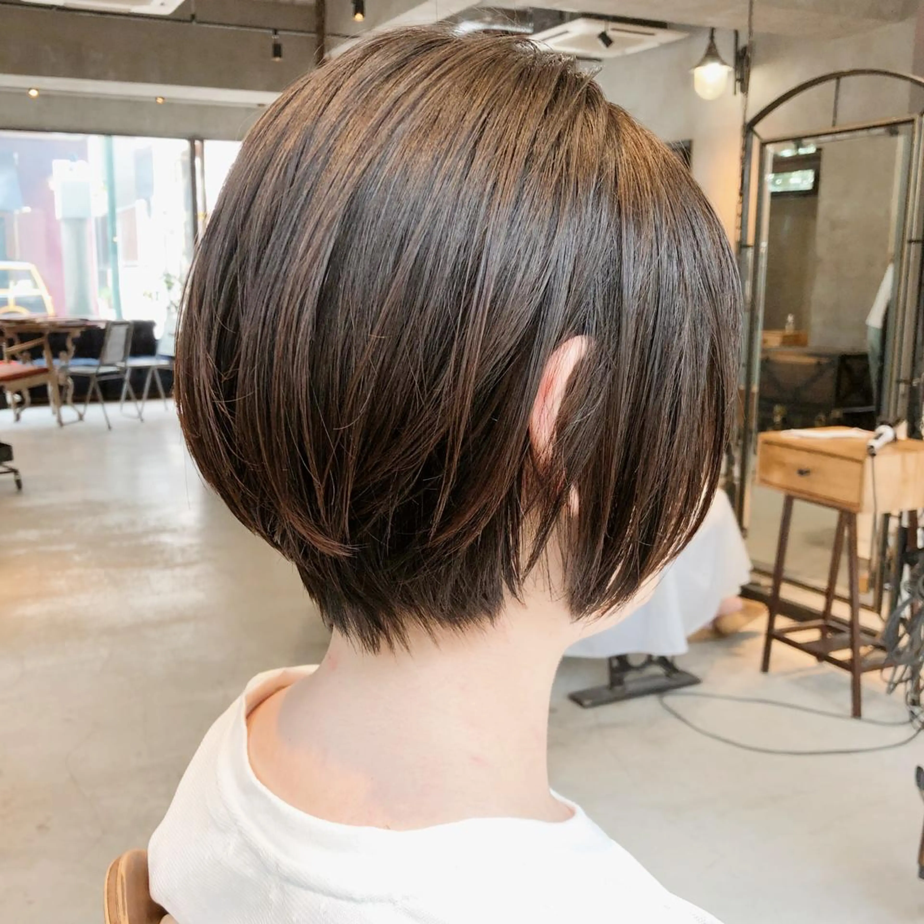 ショート カット ヘアカラー トリートメント SHARON（シャロン）所属・すきバサミを使わない カット✂️✨郡司泰之のヘアスタイル