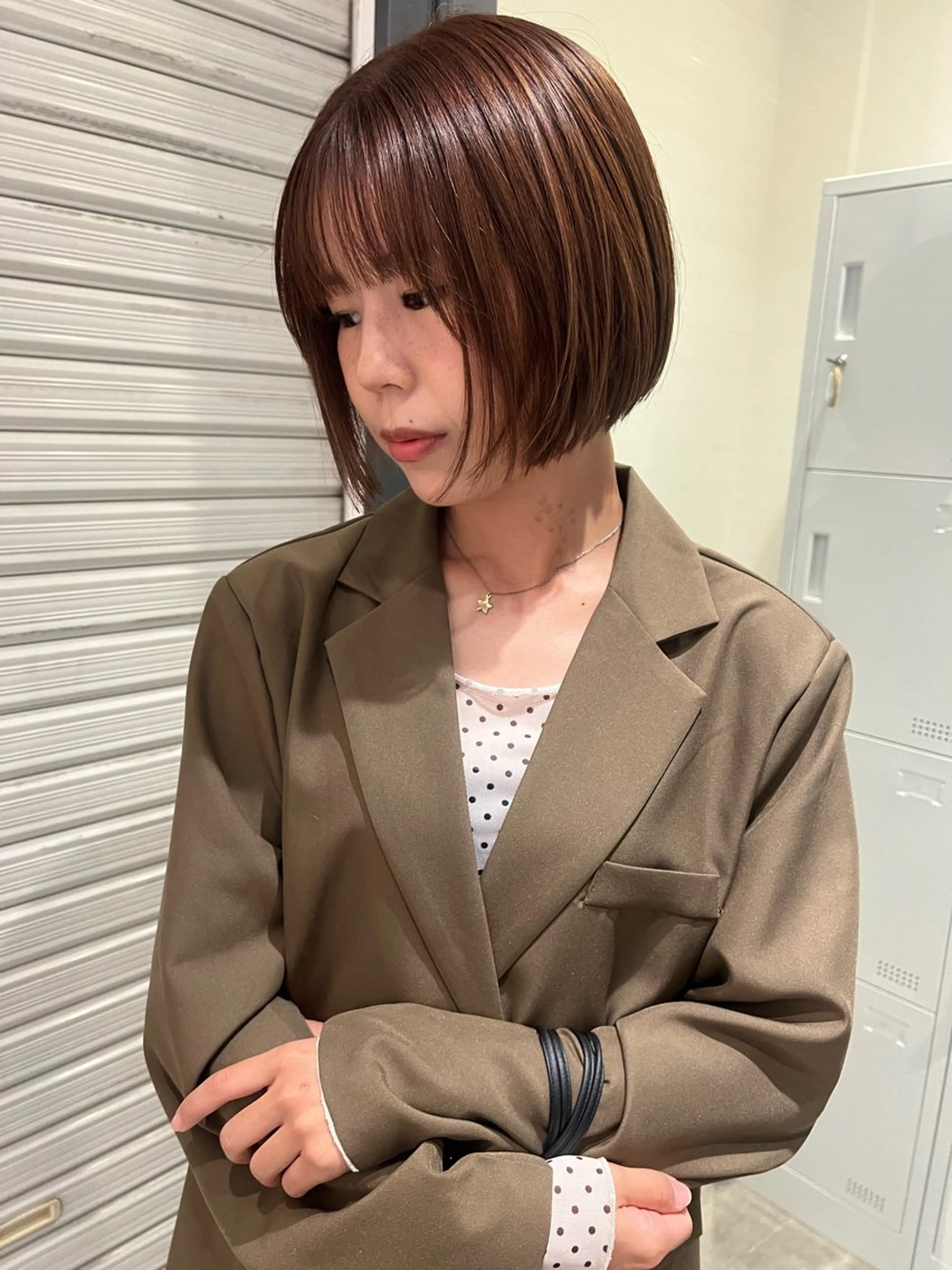 ミディアム ボブ カット ヘアカラー トリートメント 山崎 れいなのヘアスタイル