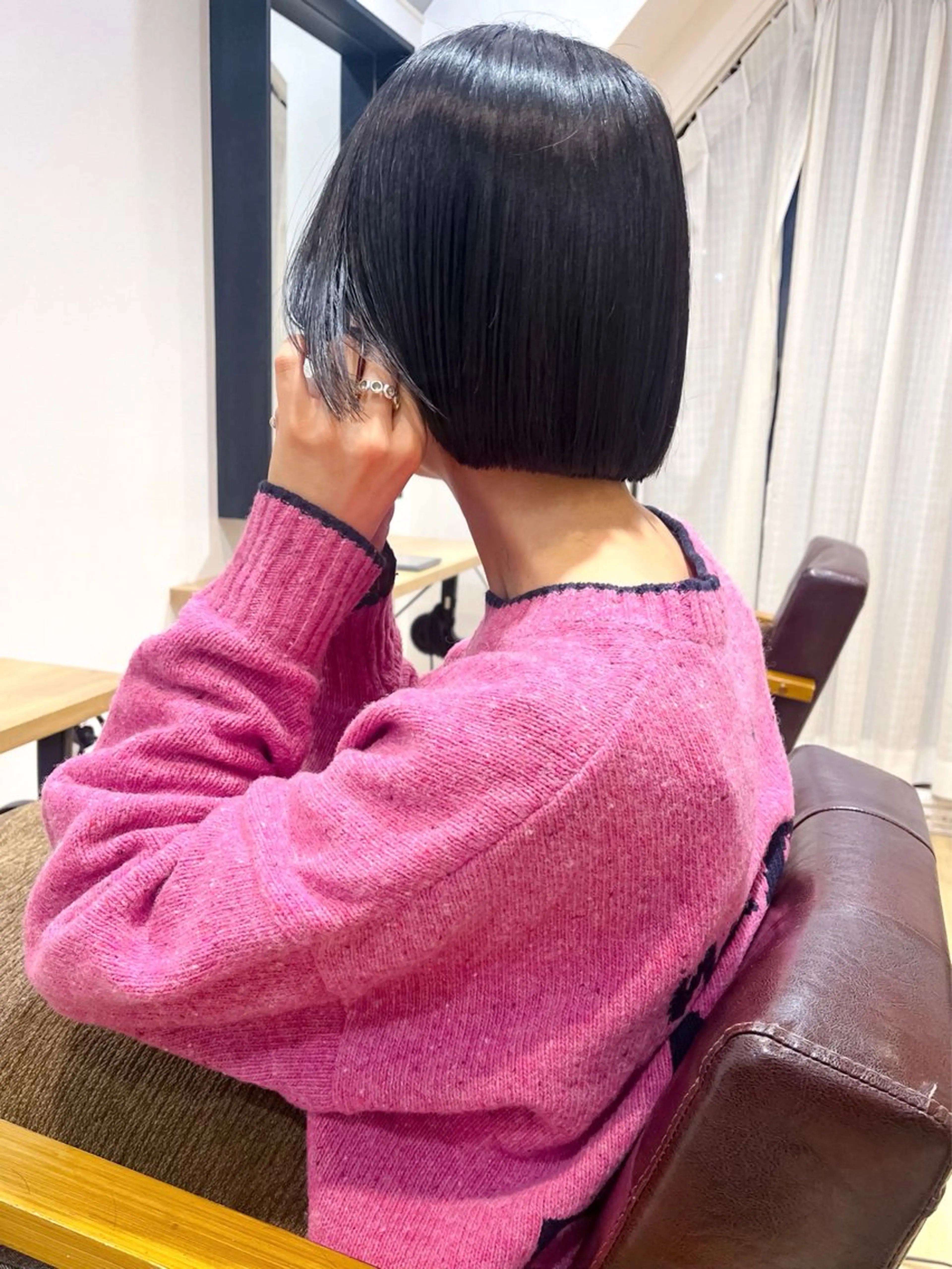 ショート カラー カット ヘアカラー トリートメント 切りっぱなしボブ 艶カラー🌷江梨🍎のヘアスタイル