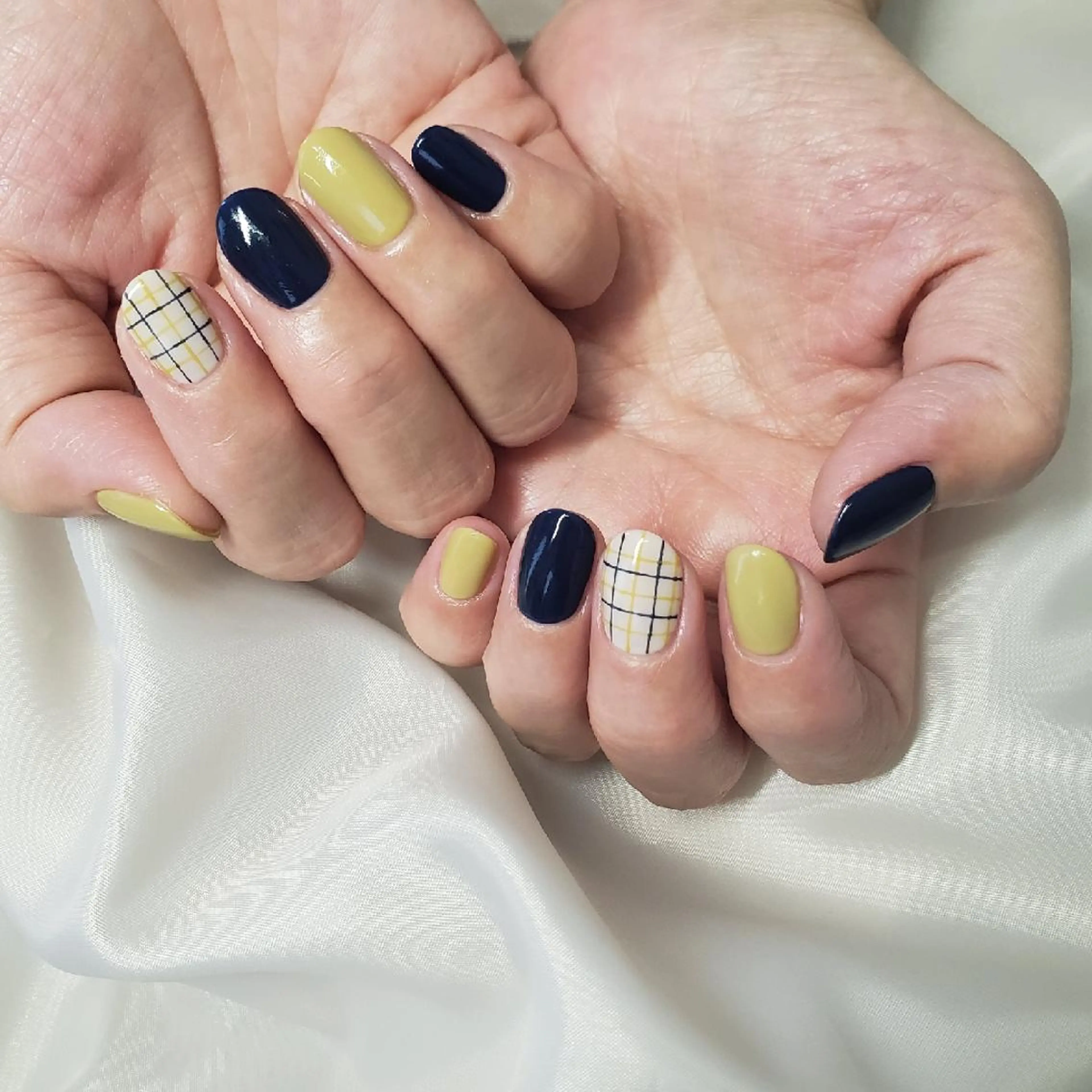 ネイル みよし市 nail salon*pomnal.co所属・Shimada Harukaのネイルデザイン