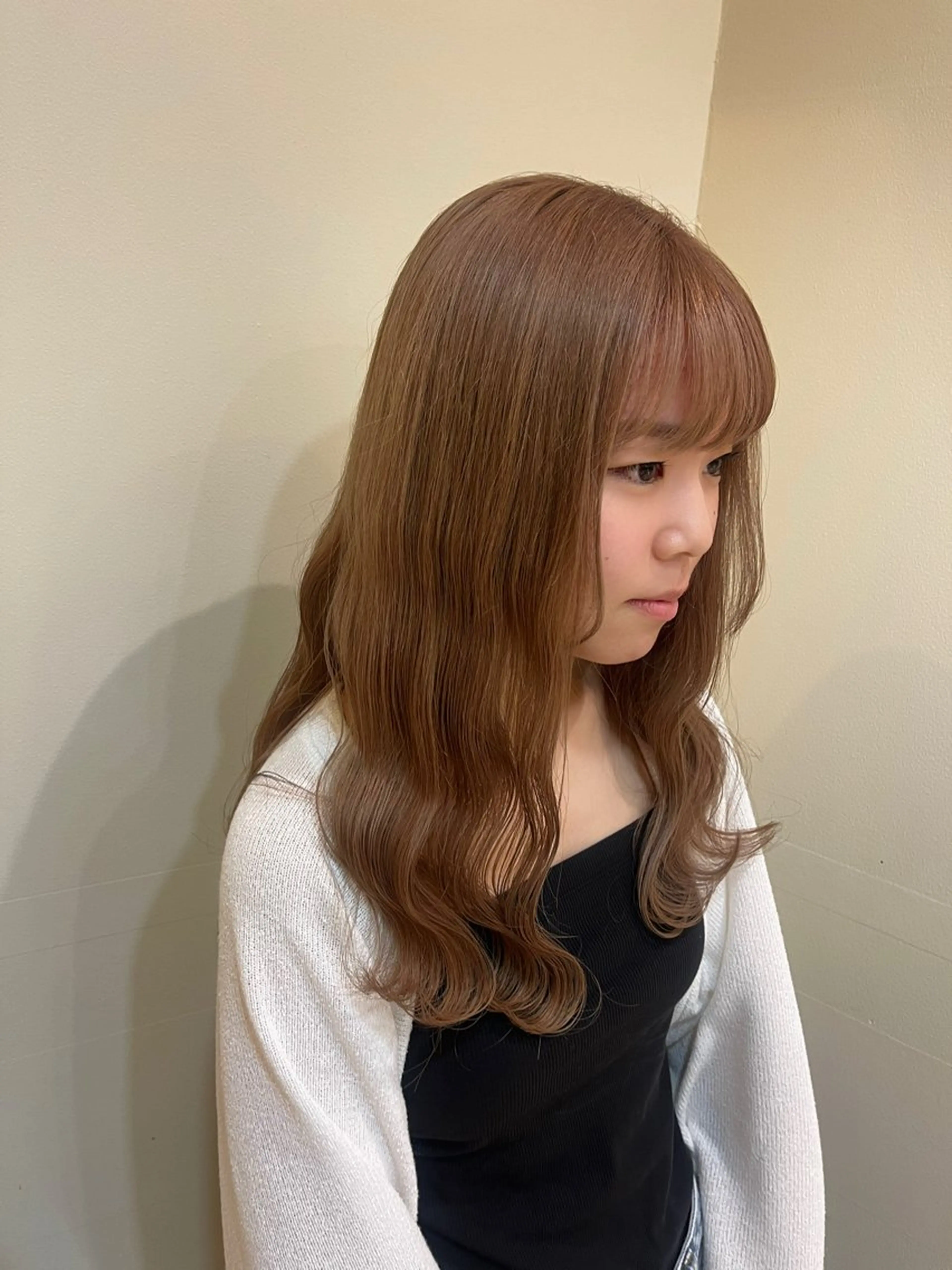 カラー ベージュカラー The B/ オガワラナのヘアスタイル