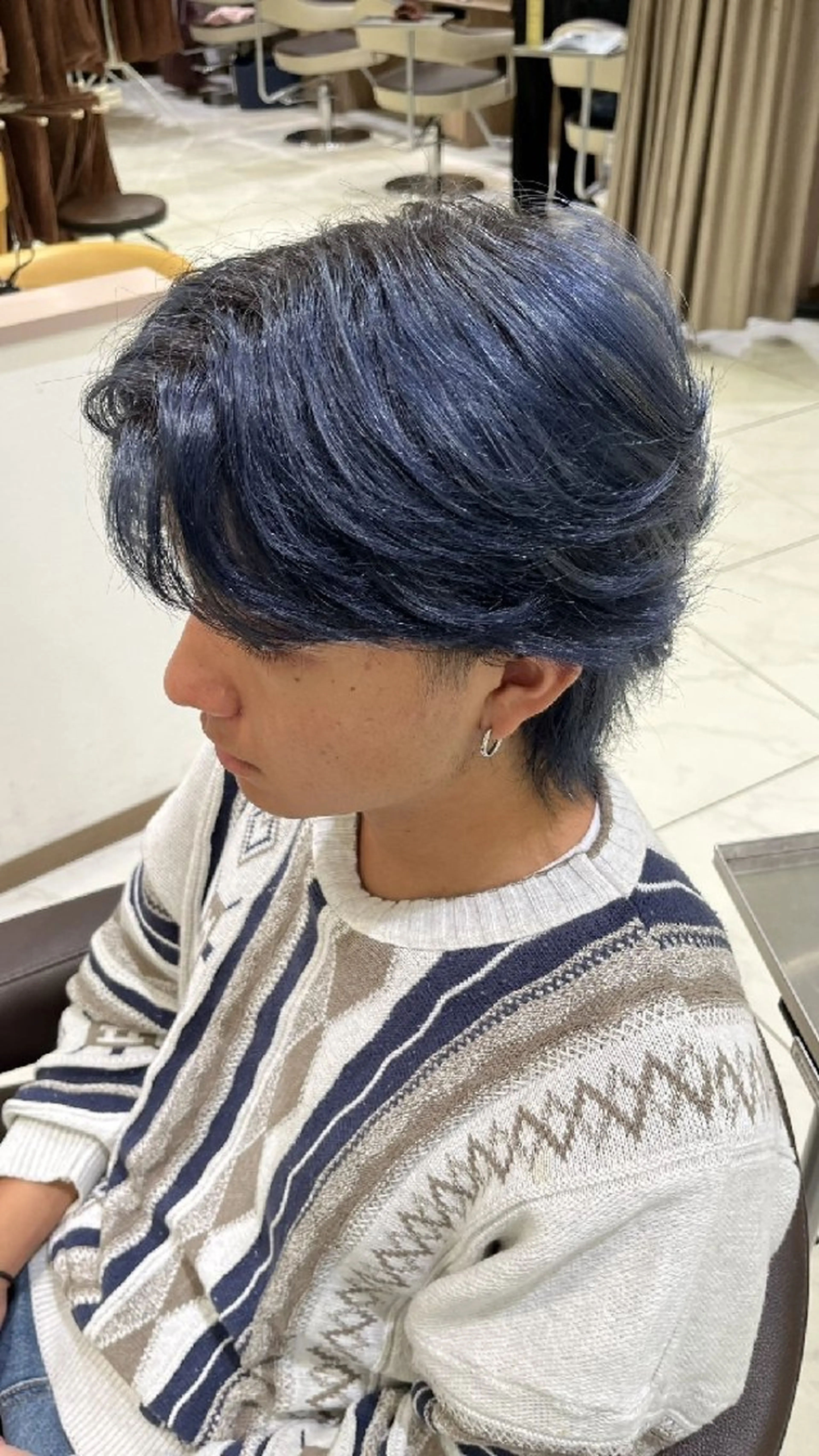 メンズ パーマ メンズブリーチ センターパート フェードカット フェザーパーマ マッシュ 稲次 結人のヘアスタイル