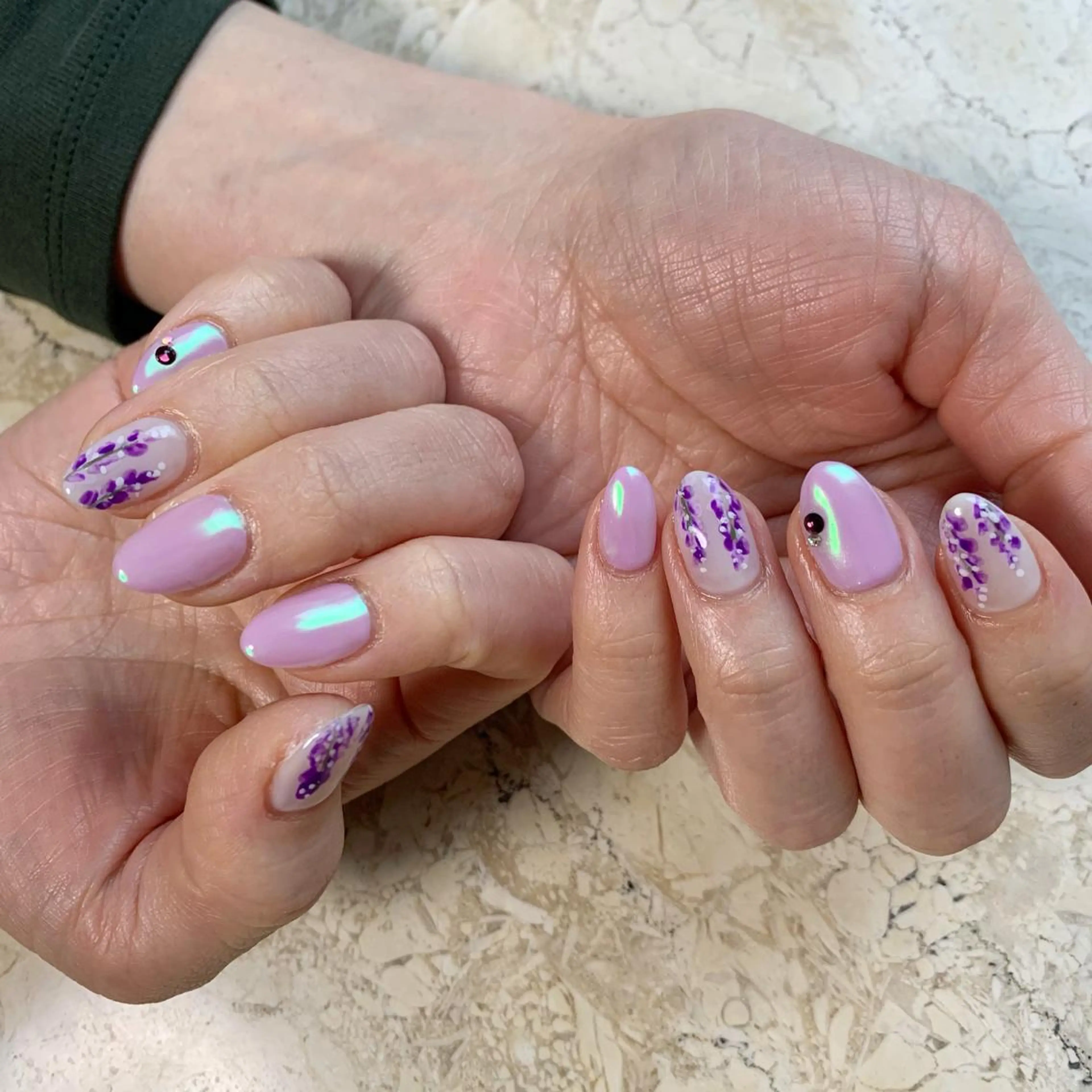 ネイル オーロラネイル ハンドネイル フットネイル nail salon mieux(ミュー)のネイルデザイン