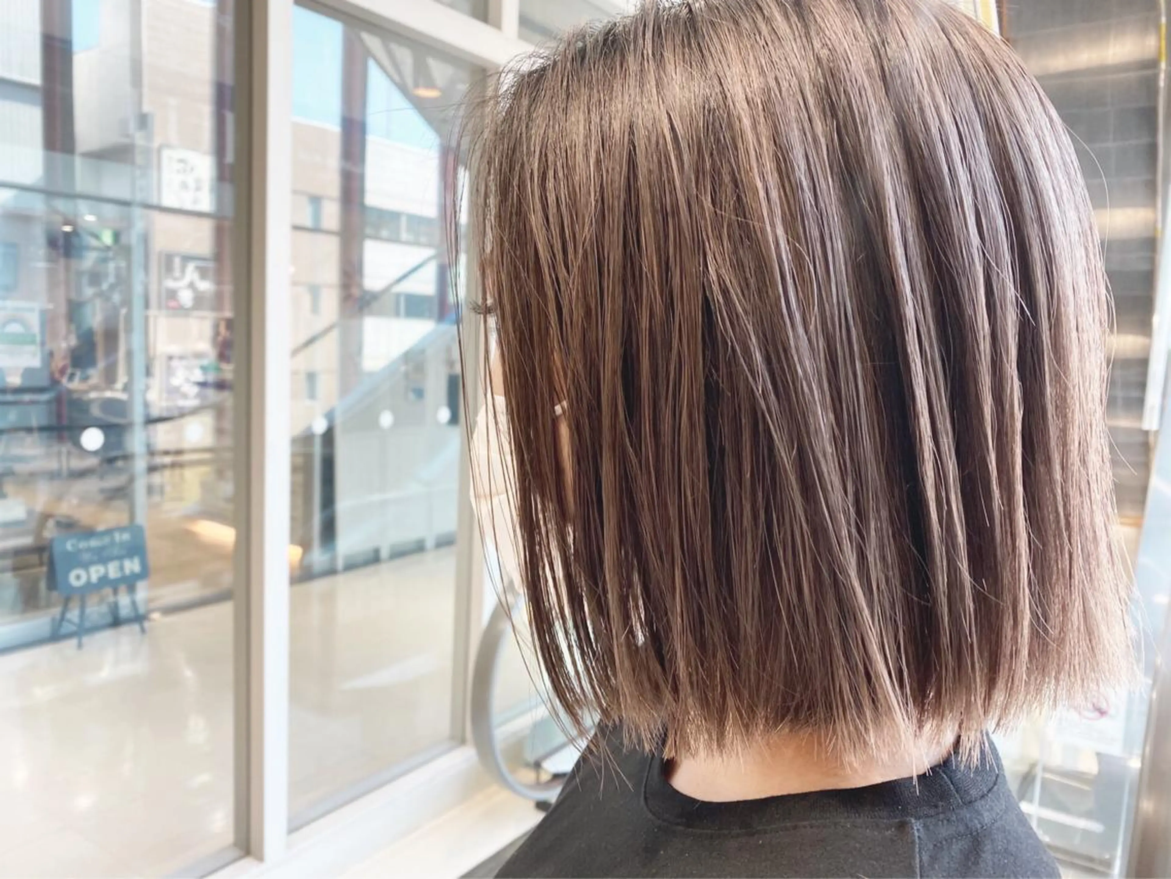 ミディアム ヘアカラー まお♡レイヤーカット 耳ツボジュエリーのヘアスタイル