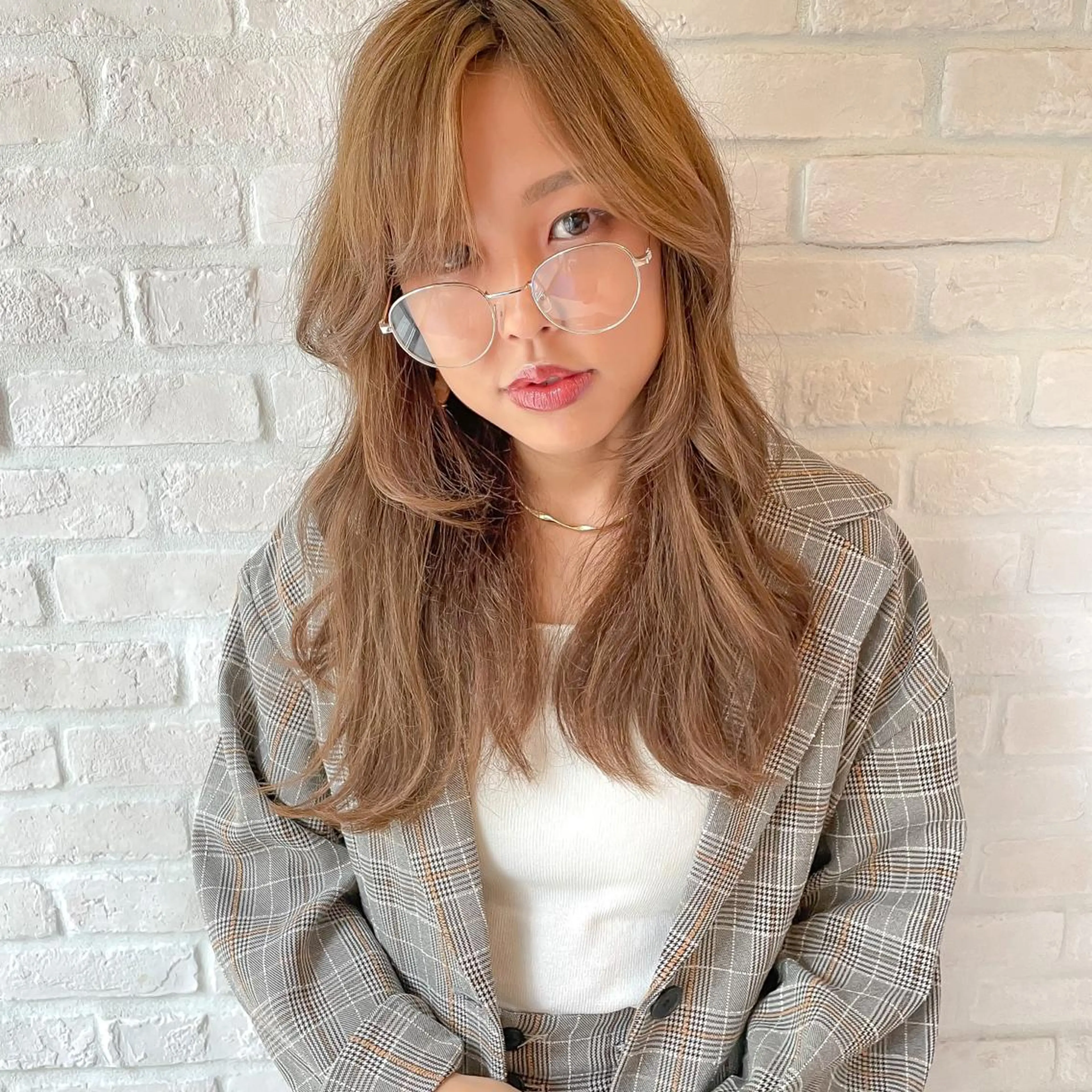 ロング カラー ヘアアレンジ ブラウンカラー くすみブラウン ヨシンモリ 飯塚 沙衣のヘアスタイル