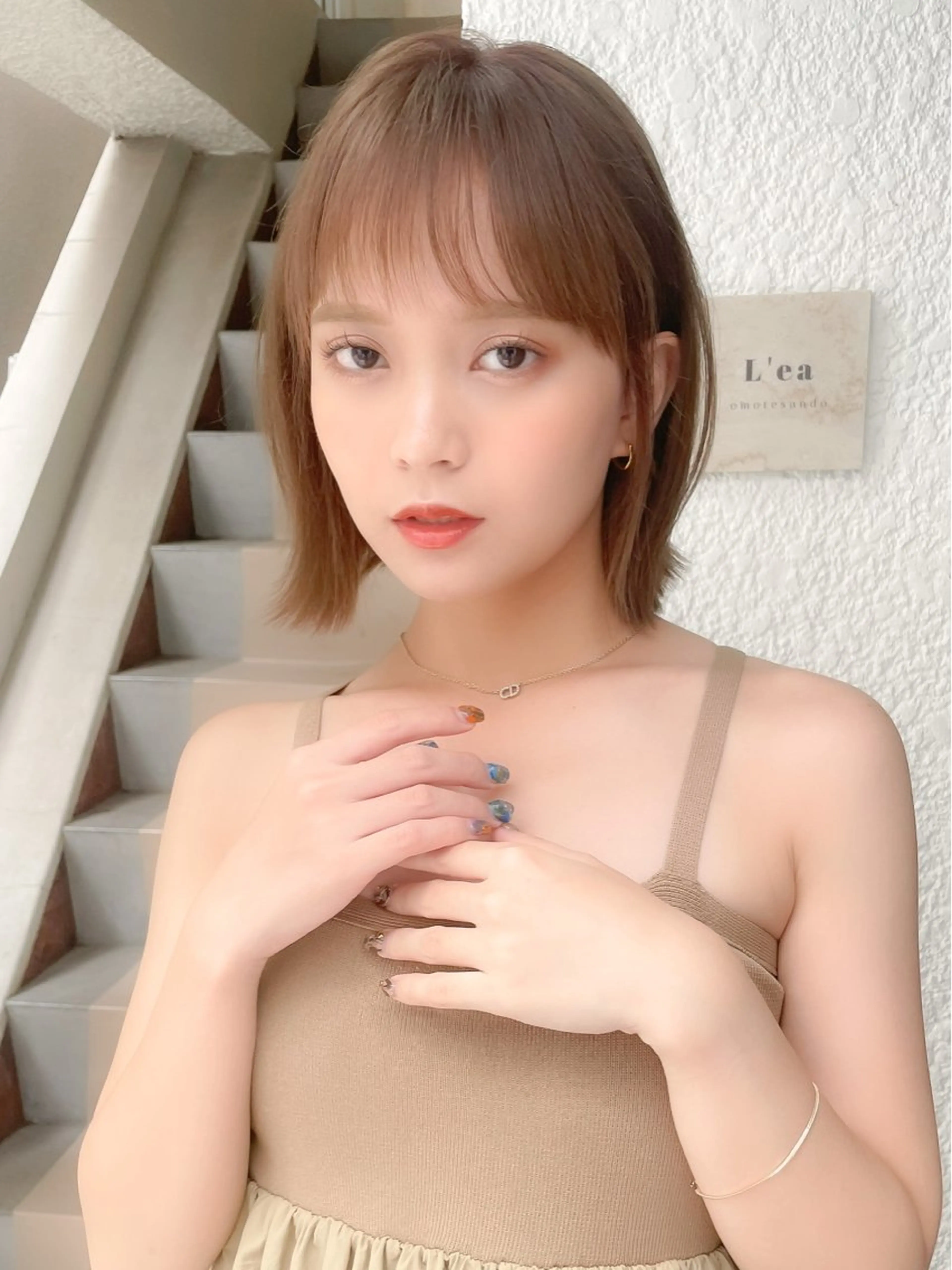ショート カラー ブリーチ ケアブリーチ ダブルカラー ハイライトカラー イルミナカラー カット ヘアカラー トリートメント ミディアム/顔周り/ ベージュ🌼mayuのヘアスタイル