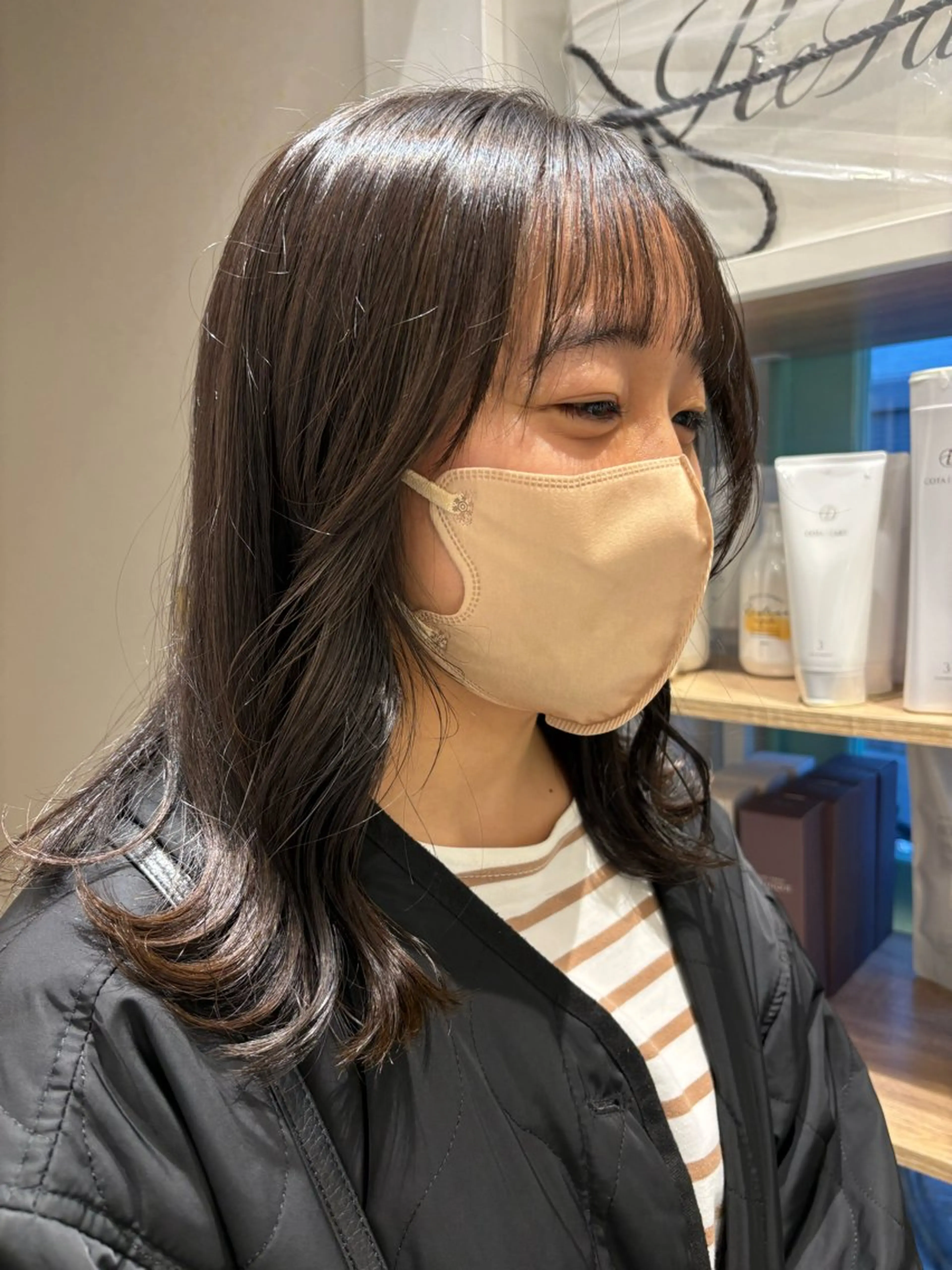 ミディアム カラー ベージュカラー 透明感カラー カット ヘアカラー トリートメント ボブ／ミニボブ／ akaneのヘアスタイル