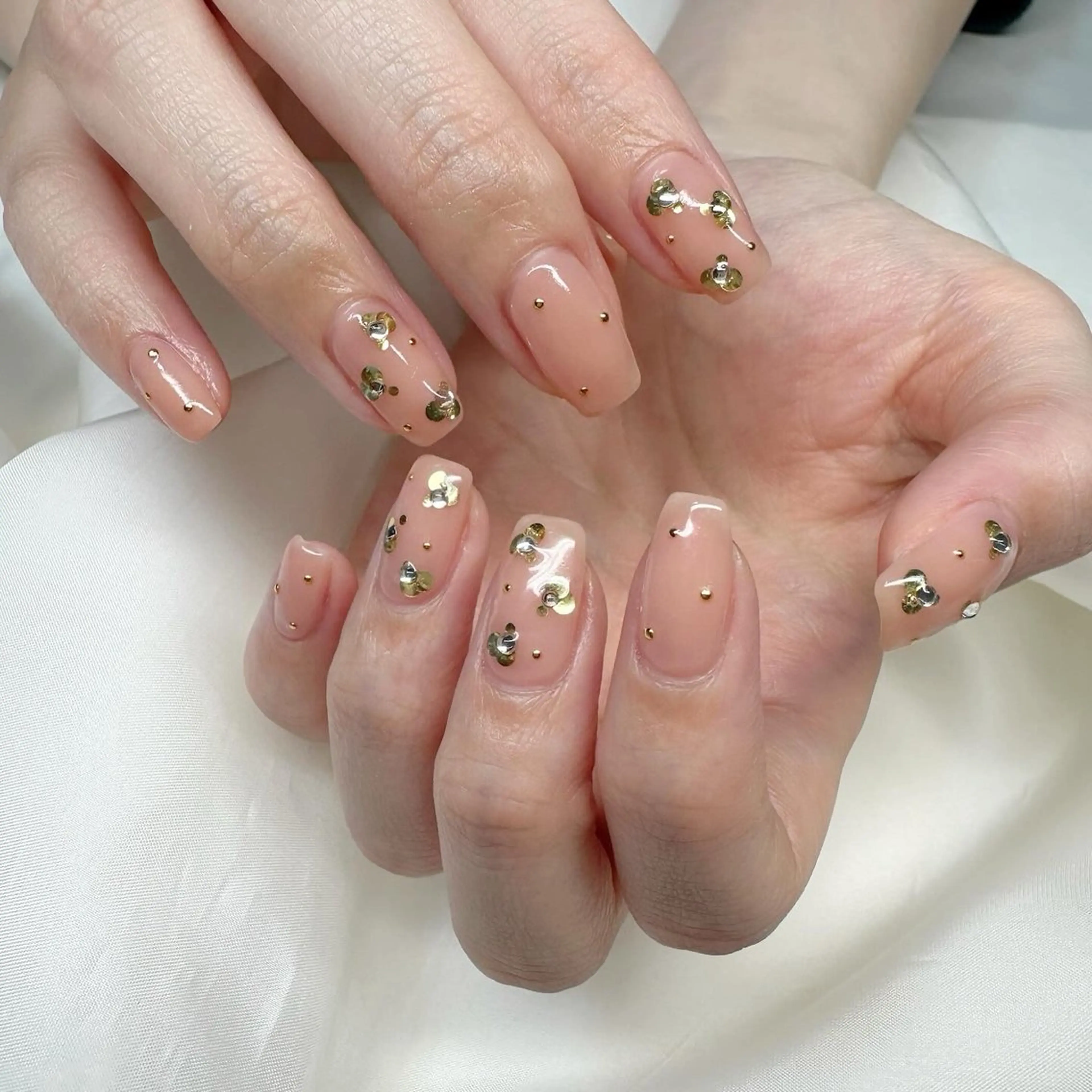 ネイル ホログラムネイル 氷ネイル・うるうるネイル 韓国ネイル ニュアンスネイル オフィスネイル 🪞KAPE NAIL 🪞のネイルデザイン