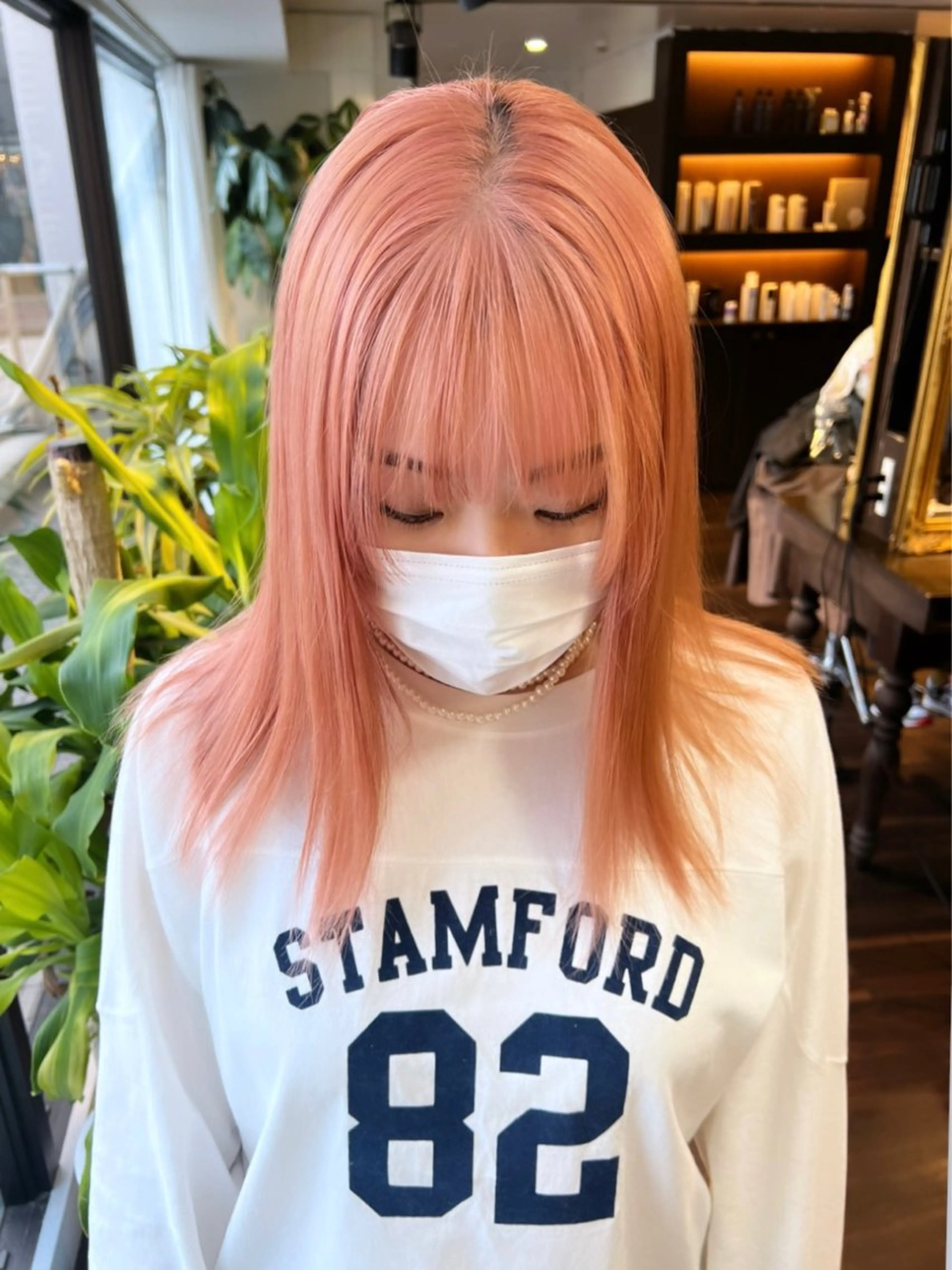 セミロング カラー ブリーチ ケアブリーチ 透明感カラー デザインカラー ダブルカラー nendo_hair所属・ハイトーン/ブリーチ レイヤーsonokaのヘアスタイル