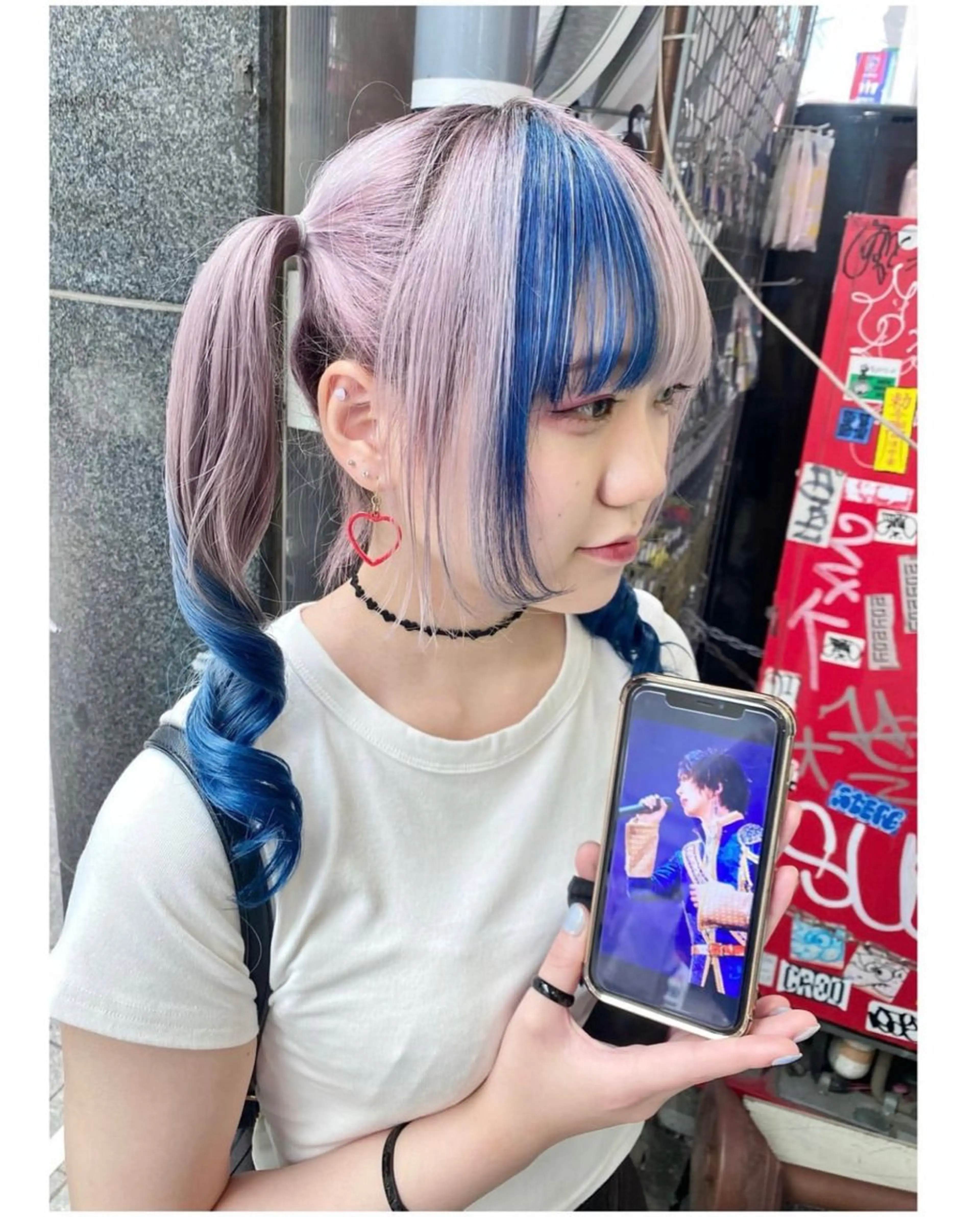 ミディアム カラー ブリーチ ブルーカラー デザインカラー ヘアカラー GARU-ガル-所属・TSUNO🦖 派手髪/オタク美容師のヘアスタイル