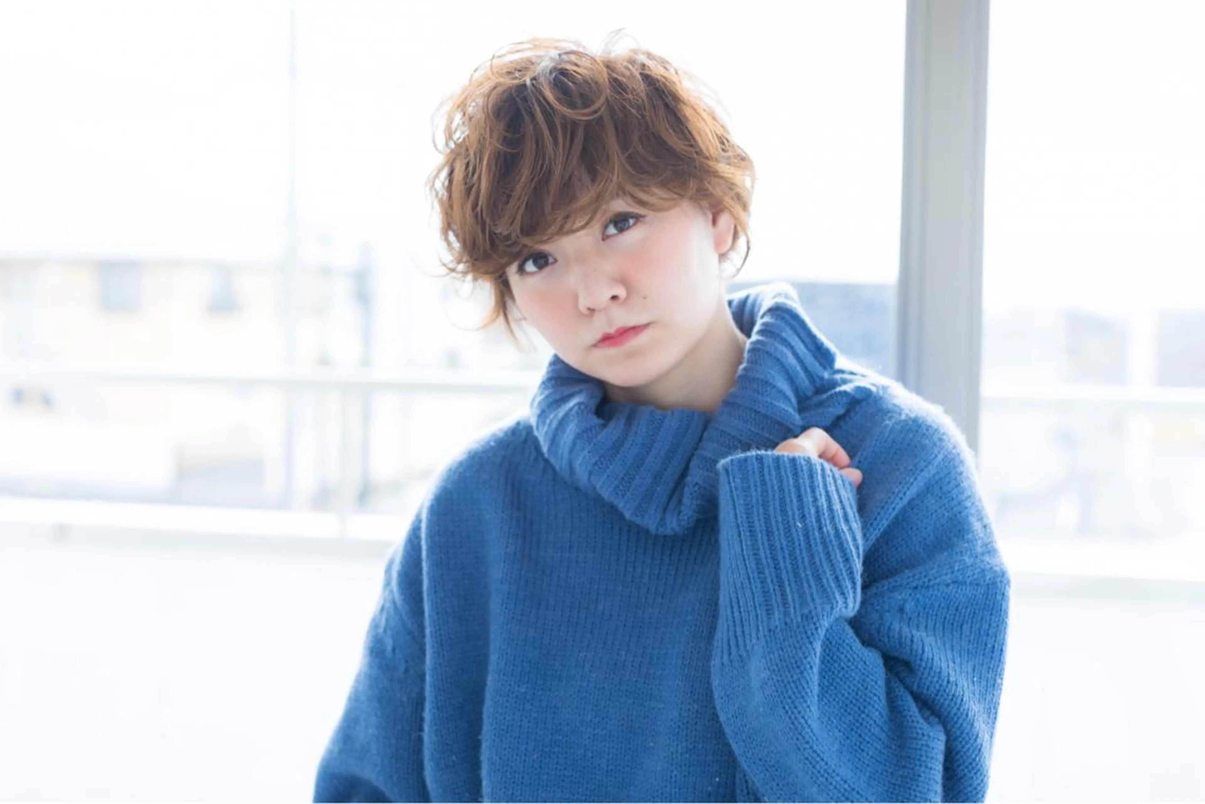 小顔デザインカット+ケアカラーの写真