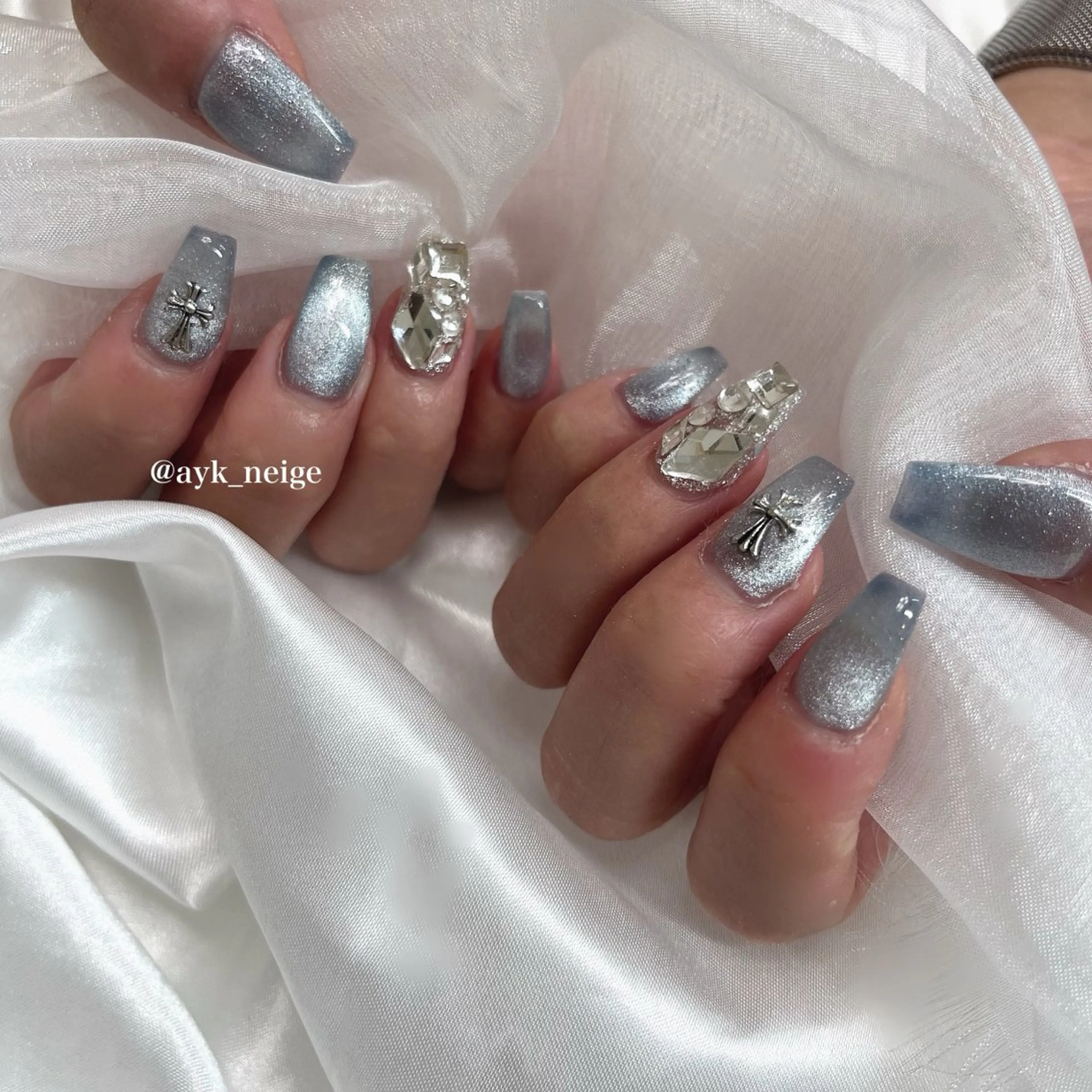 ネイル フットネイル フレンチネイル キラキラネイル 韓国ネイル マグネットネイル n'eige nail所属・大谷 綾香のネイルデザイン
